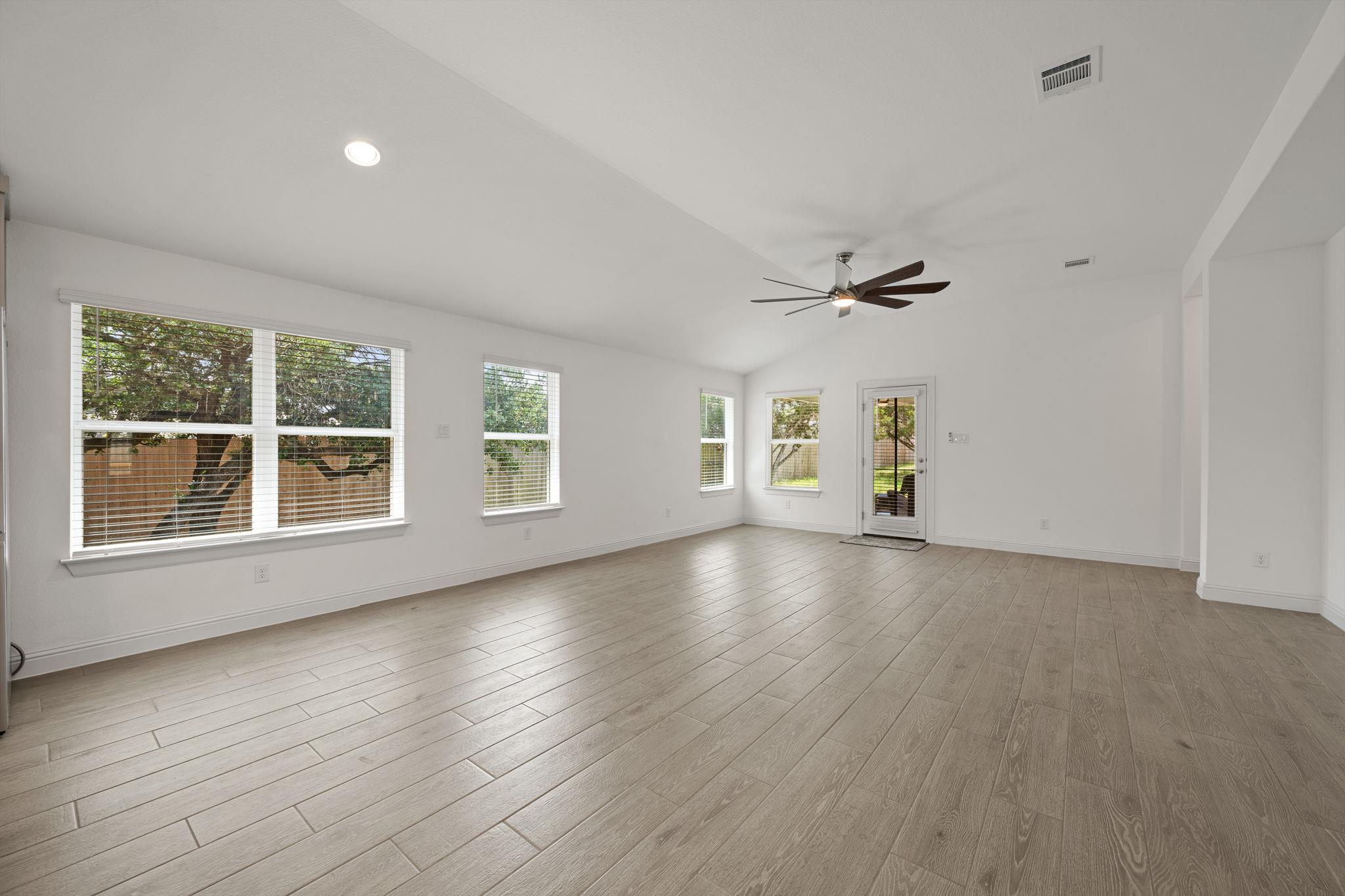 21203 Santa Rosa Ave, Lago Vista, TX 78645