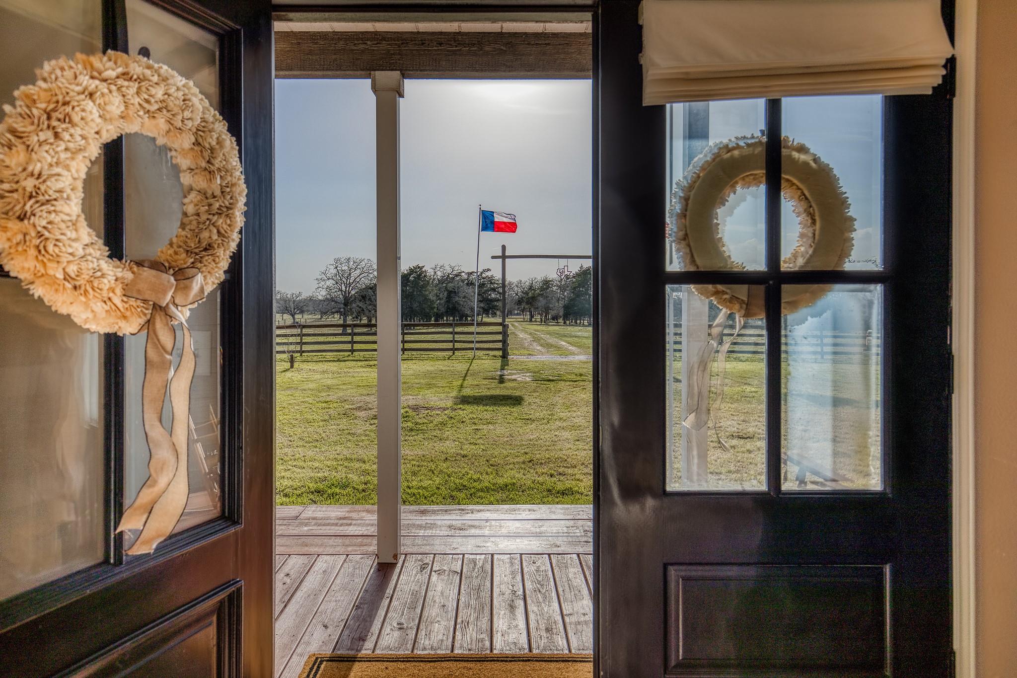 12893 E State Highway 97, Waelder, TX 78959