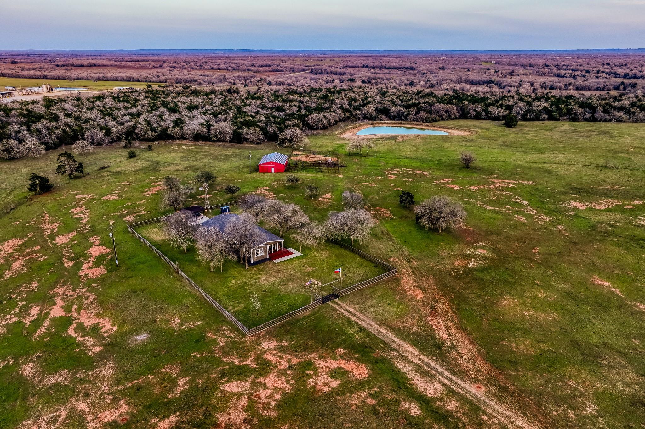 12893 E State Highway 97, Waelder, TX 78959