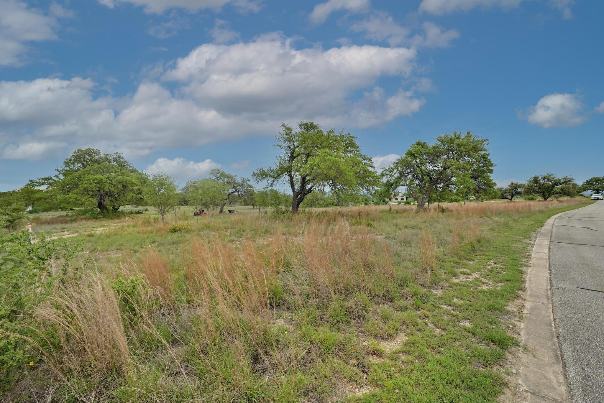 195 Cypress View Dr, Johnson City, TX 78636