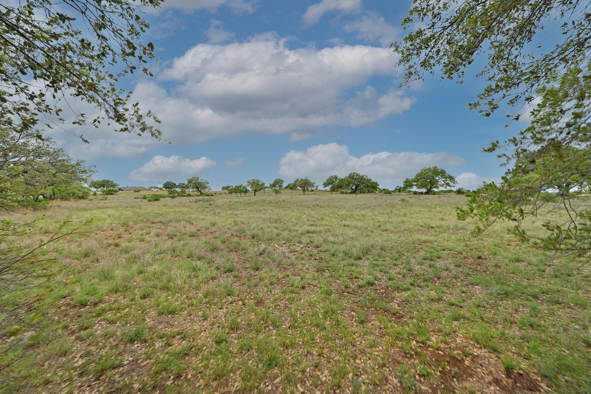 195 Cypress View Dr, Johnson City, TX 78636