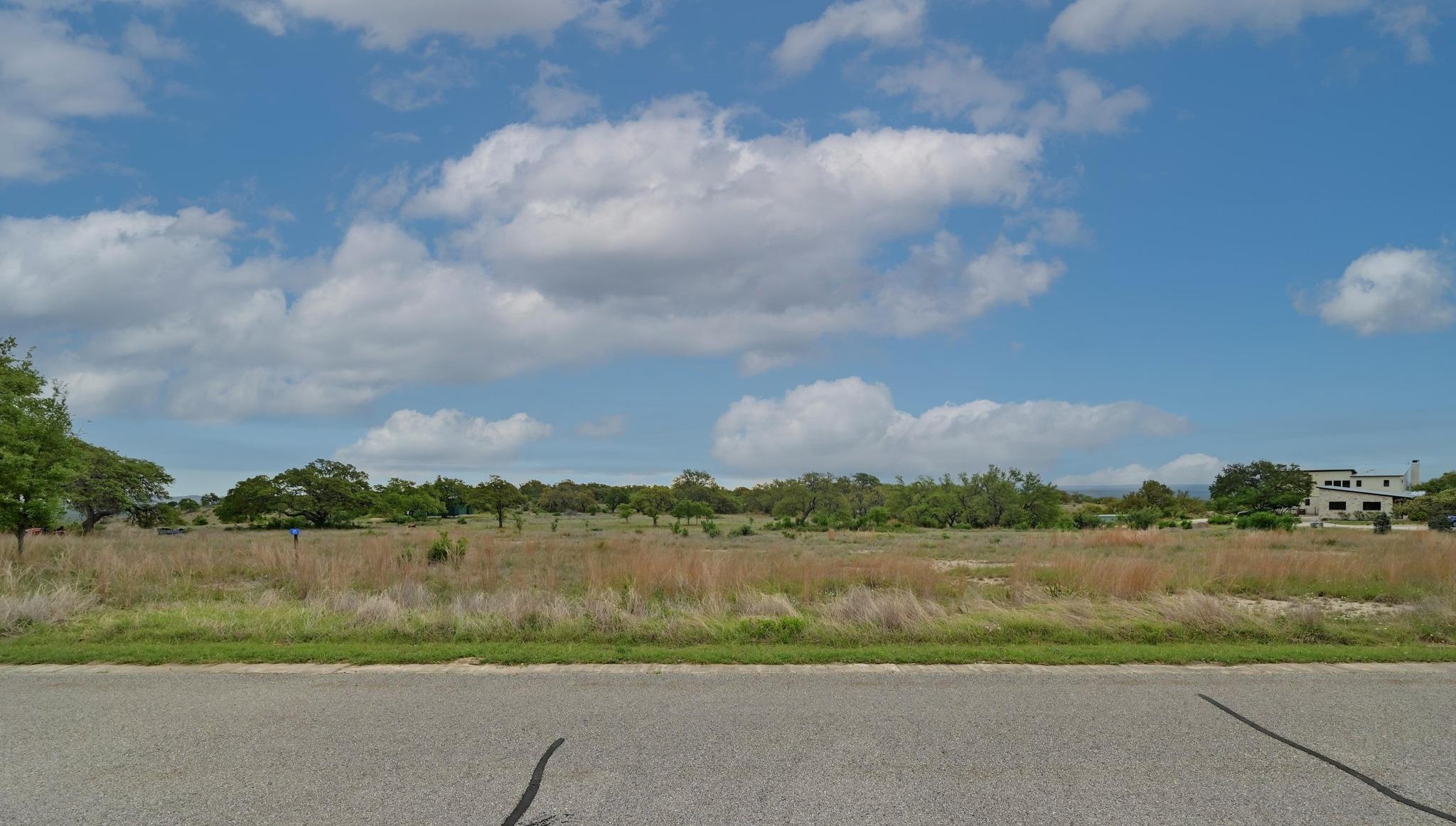 195 Cypress View Dr, Johnson City, TX 78636