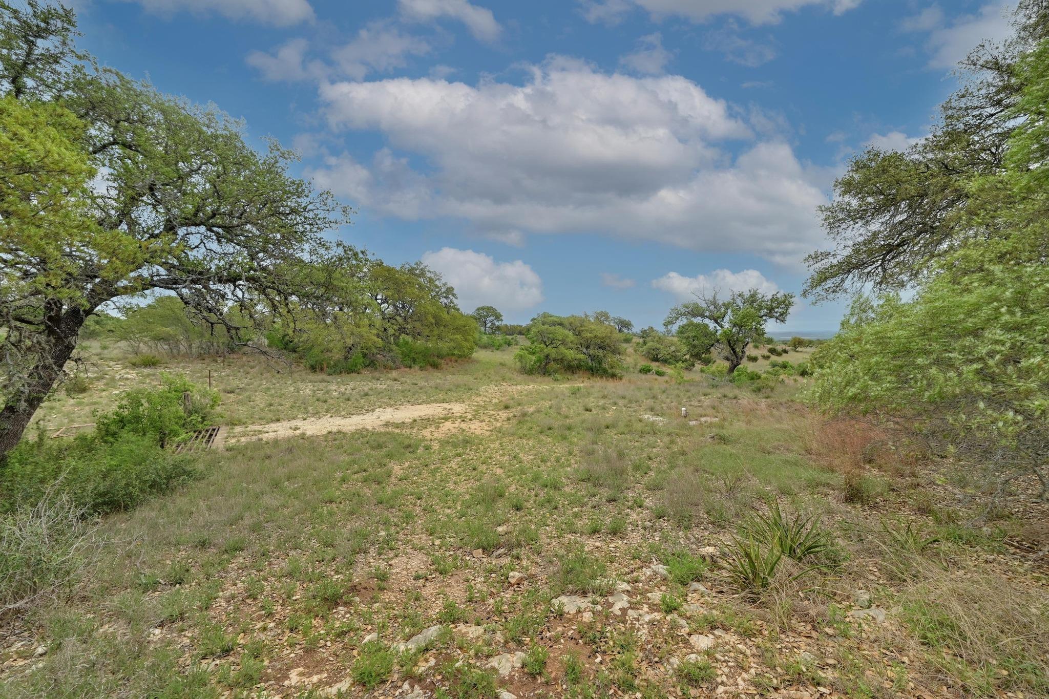 195 Cypress View Dr, Johnson City, TX 78636