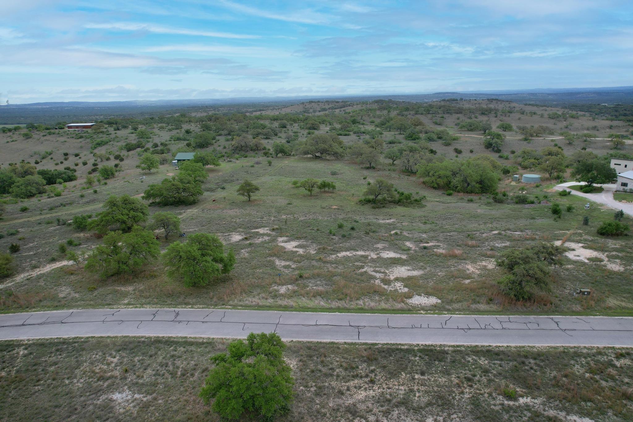 195 Cypress View Dr, Johnson City, TX 78636