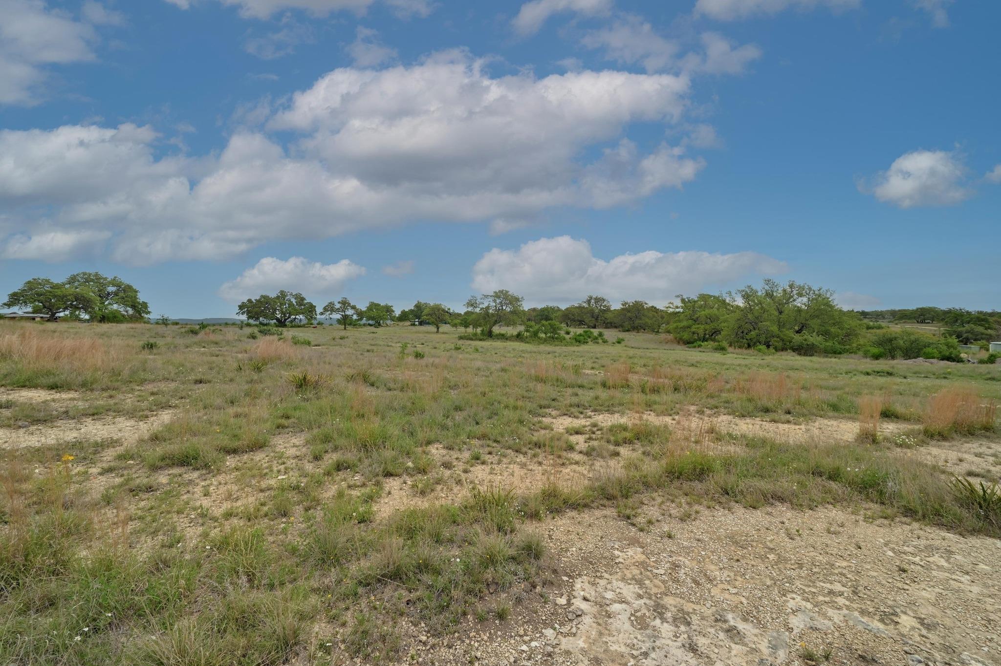 195 Cypress View Dr, Johnson City, TX 78636