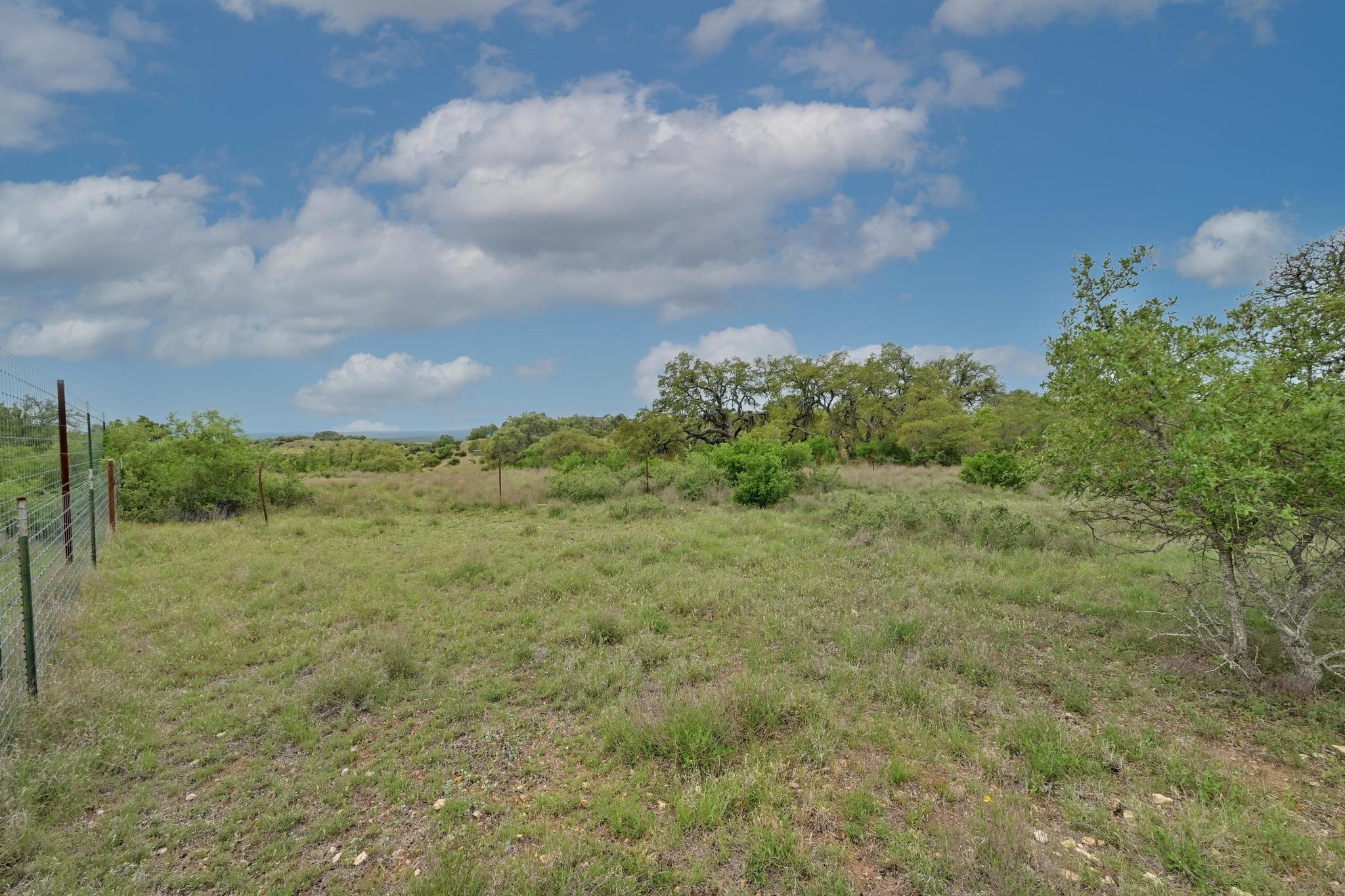 195 Cypress View Dr, Johnson City, TX 78636