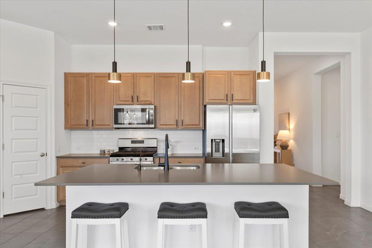 129 Northview Ln, Georgetown, TX 78628