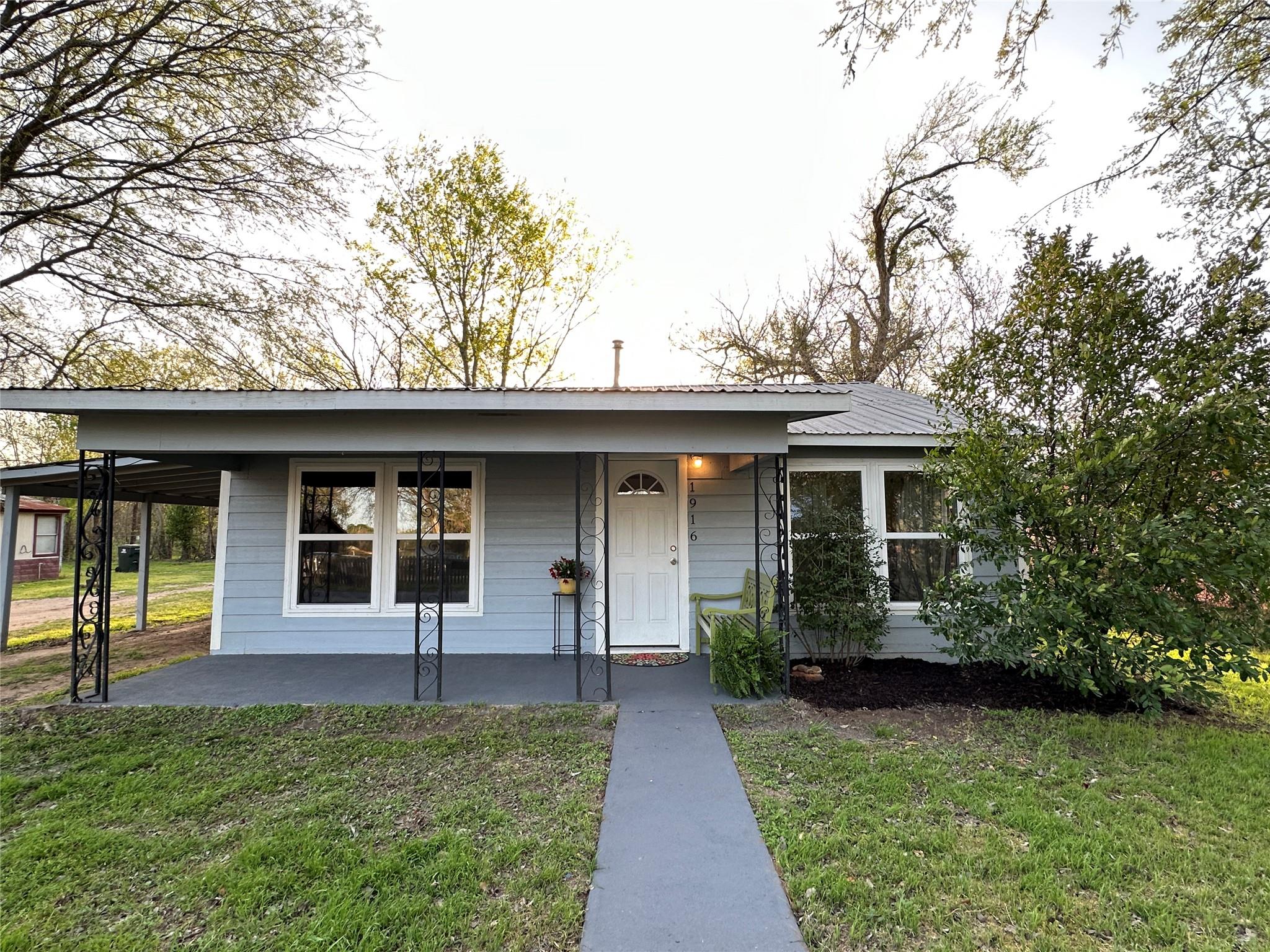 1916 Hill St, Bastrop, TX 78602
