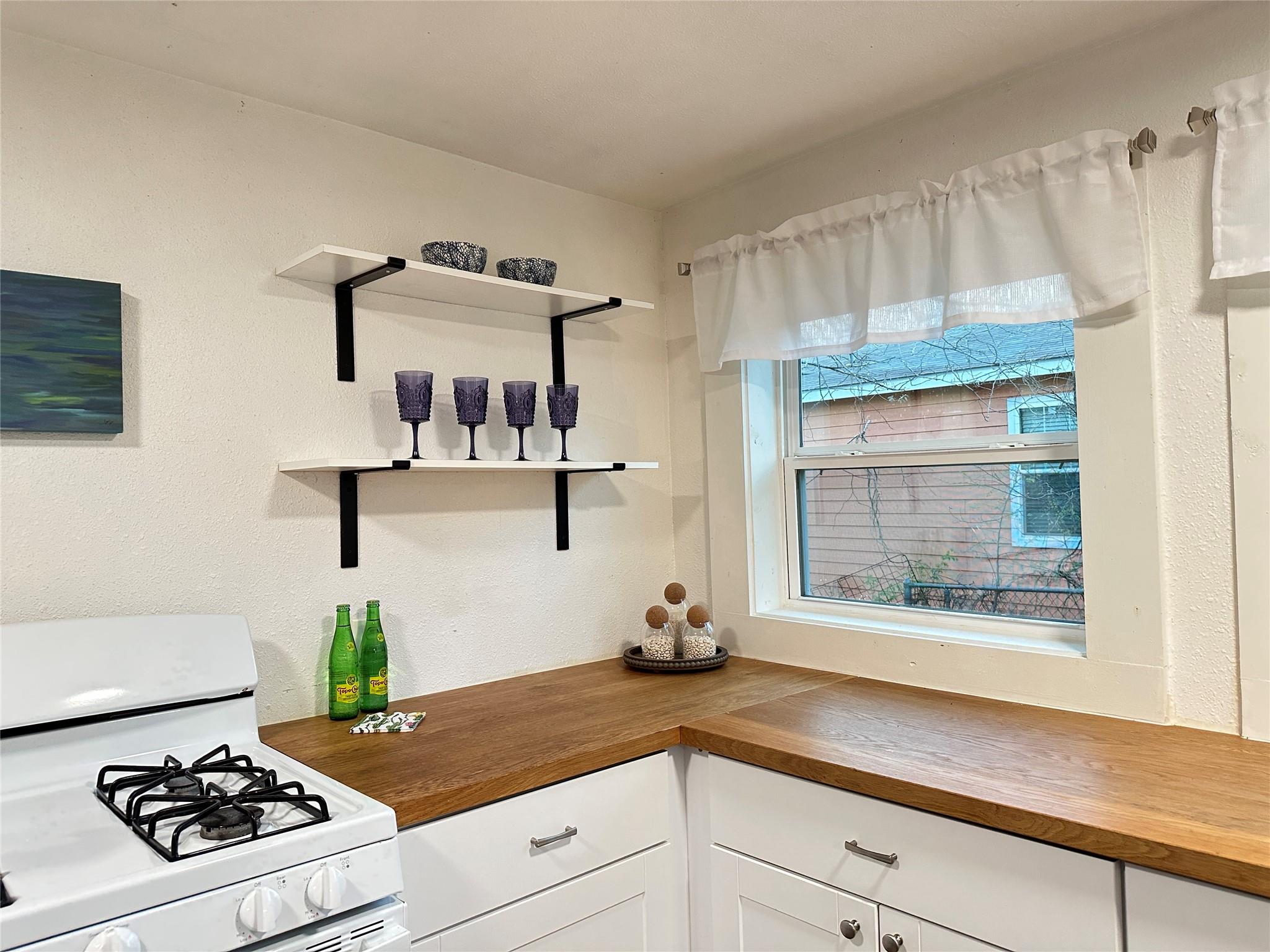 1916 Hill St, Bastrop, TX 78602