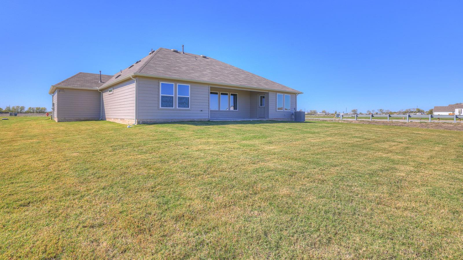 610 RADLEY Rd, Lockhart, TX 78644