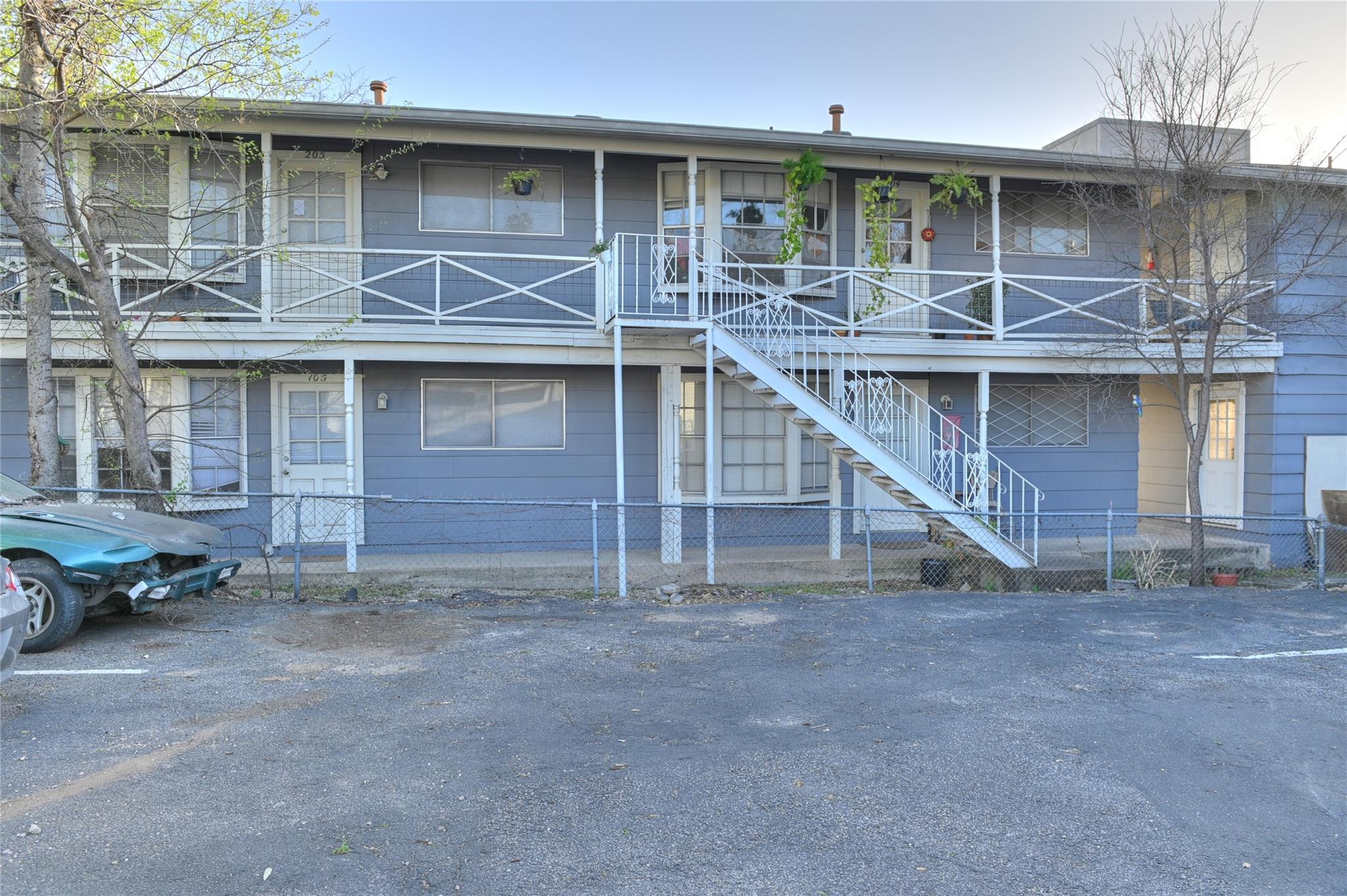 1511 W North Loop Blvd, Austin, TX 78756
