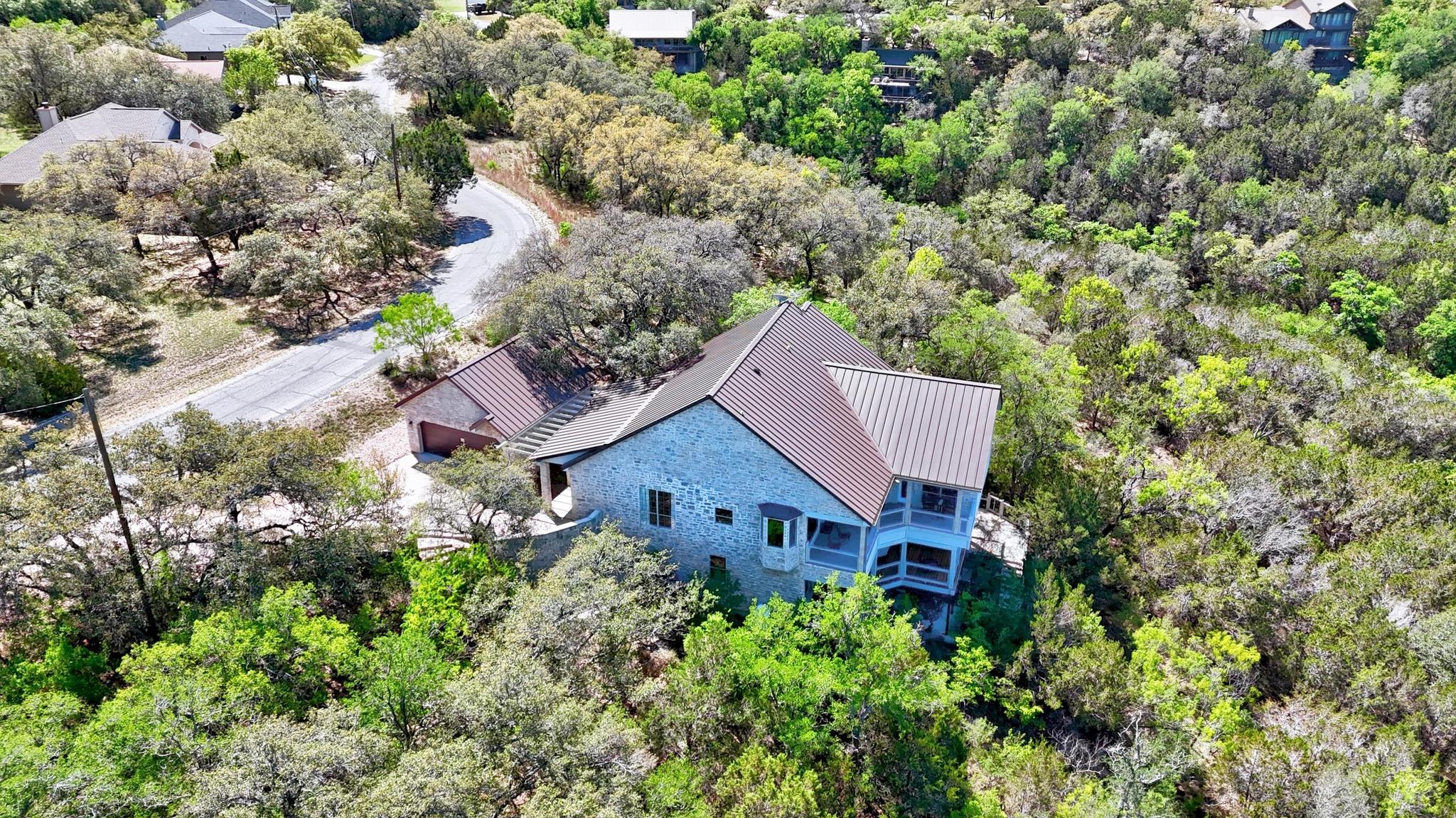 515 Coventry Rd, Spicewood, TX 78669