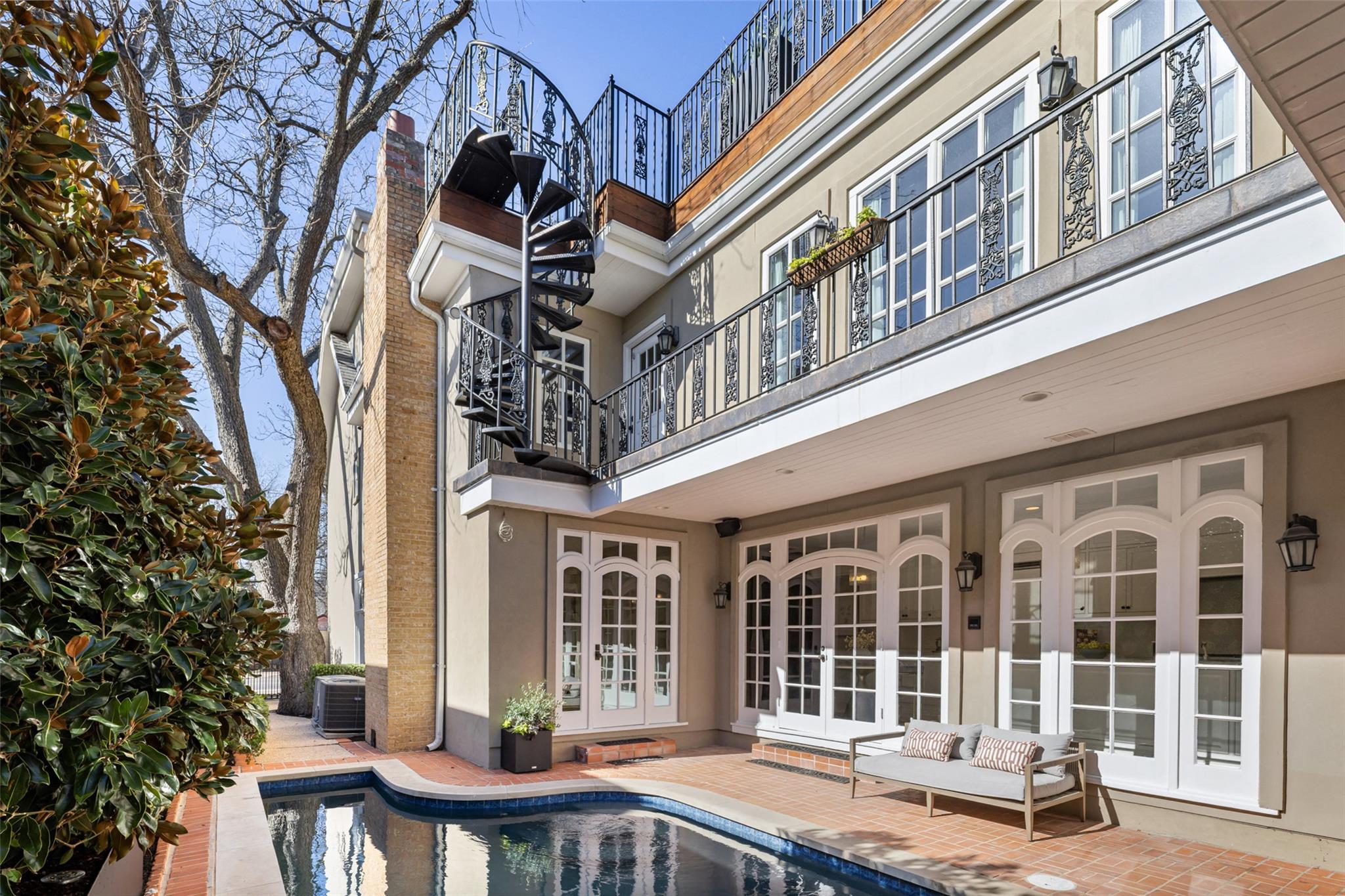 1810 W 35th St, Austin, TX 78703