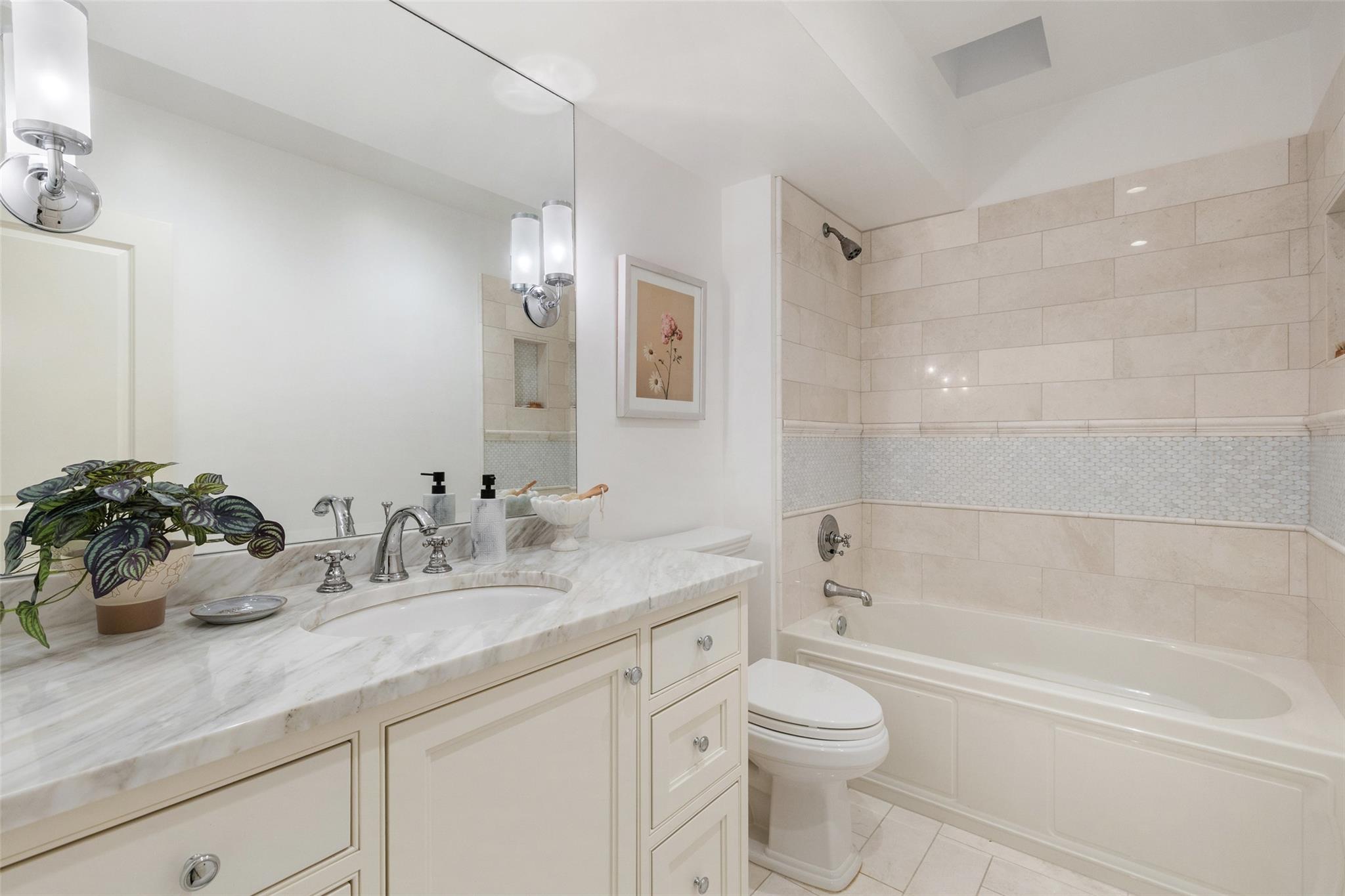 1810 W 35th St, Austin, TX 78703