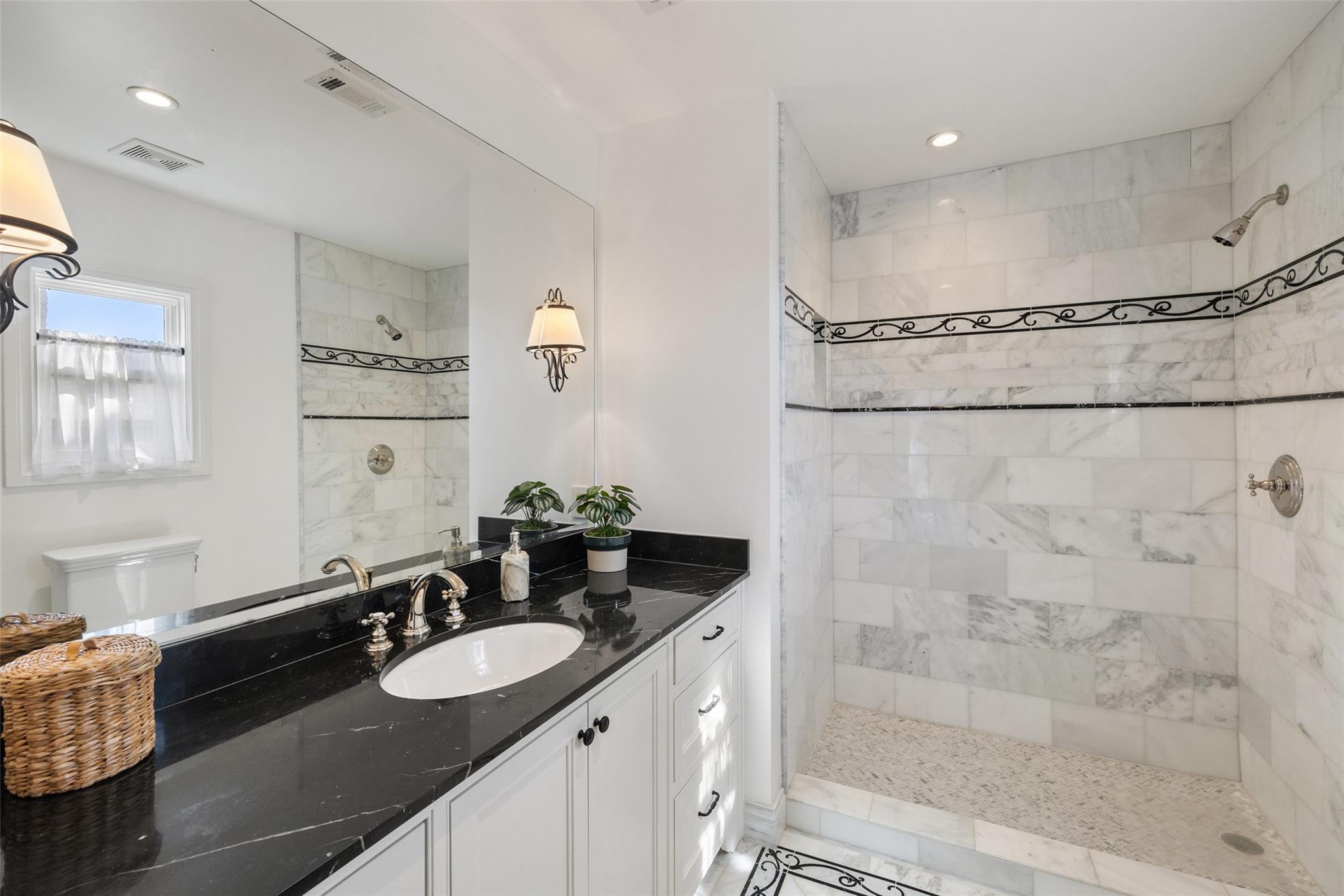 1810 W 35th St, Austin, TX 78703