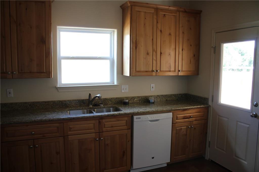 305 Hickory St # A, Smithville, TX 78957