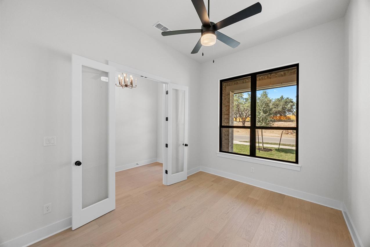 1720 Snowdrop Dr, Georgetown, TX 78628