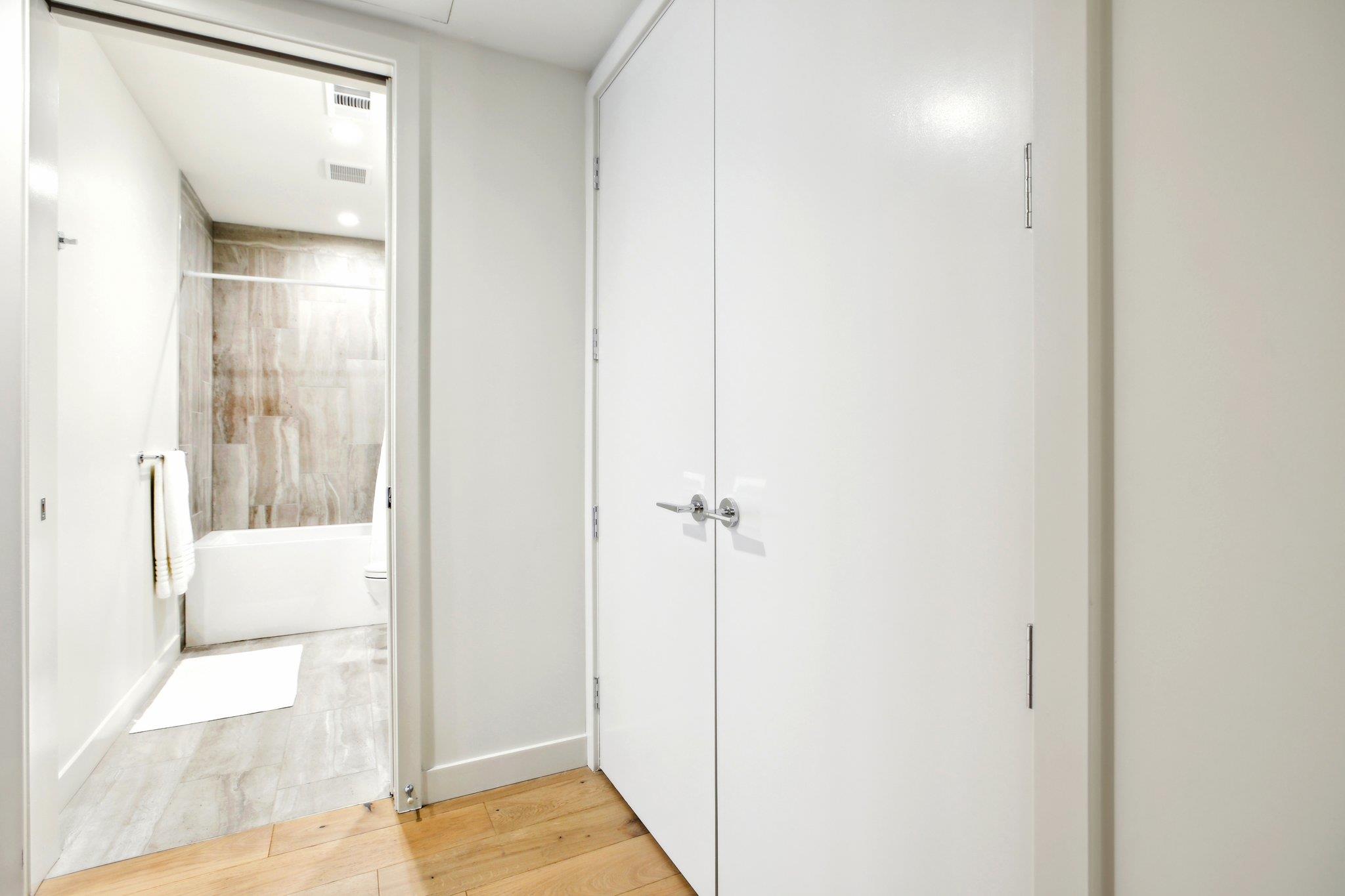 44 East Ave # 2806, Austin, TX 78701