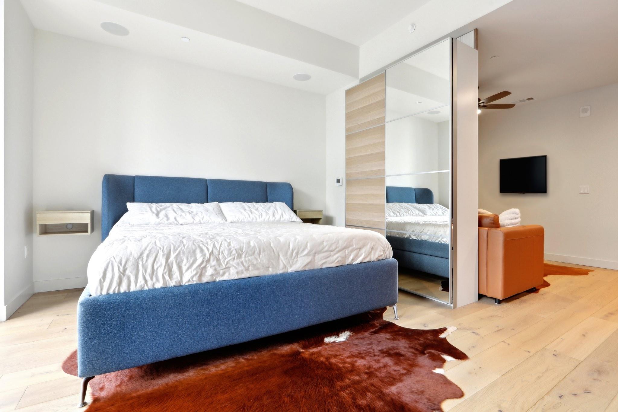 44 East Ave # 2806, Austin, TX 78701