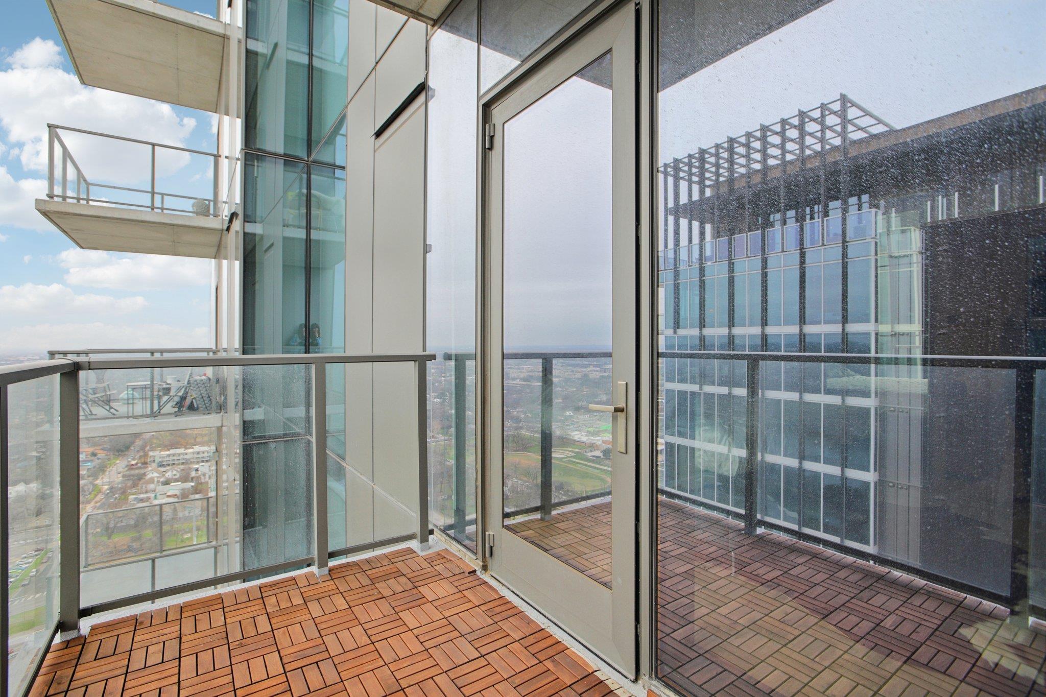 44 East Ave # 2806, Austin, TX 78701