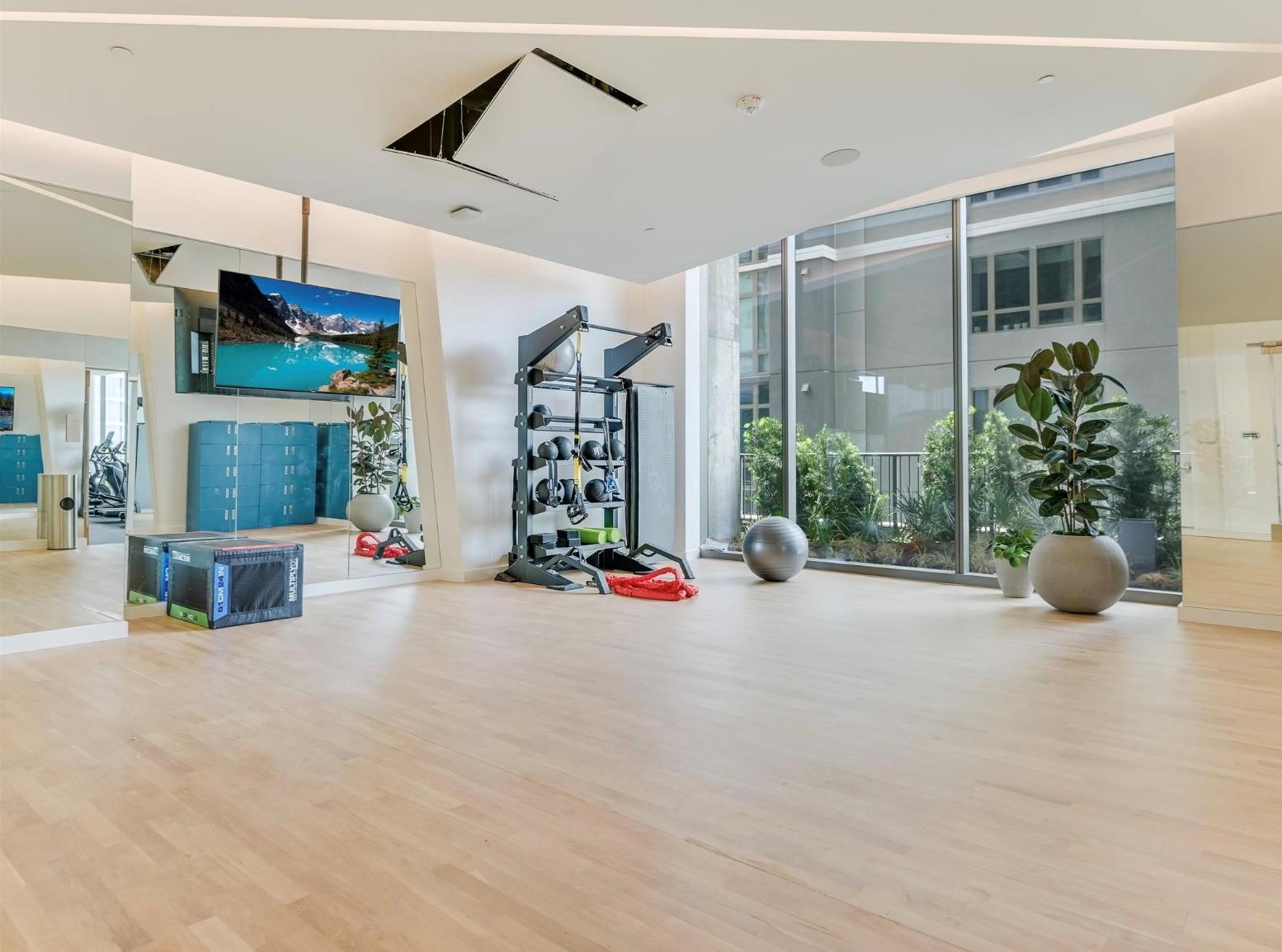 44 East Ave # 2806, Austin, TX 78701