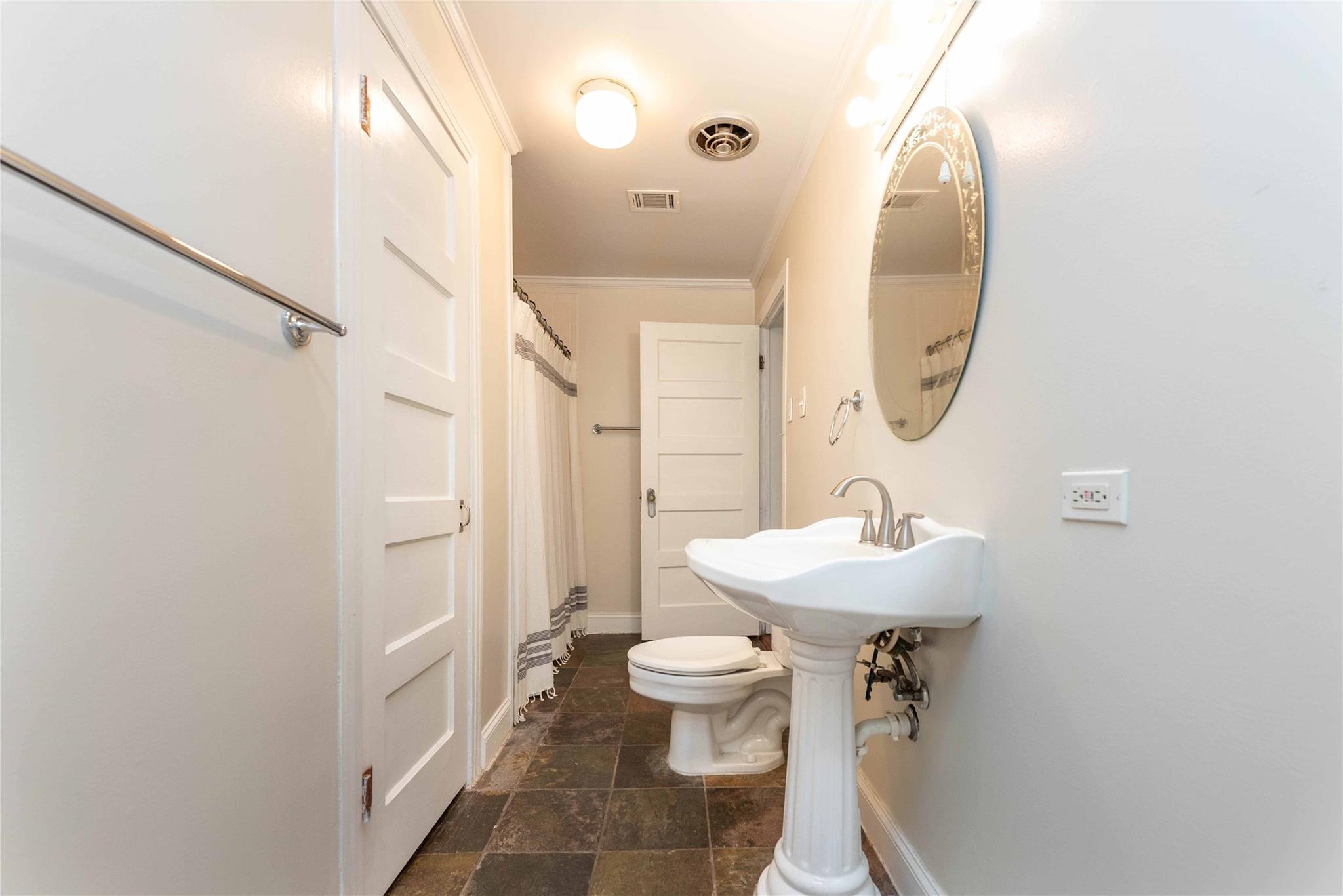 406 Lexington Rd # 1, Elgin, TX 78621