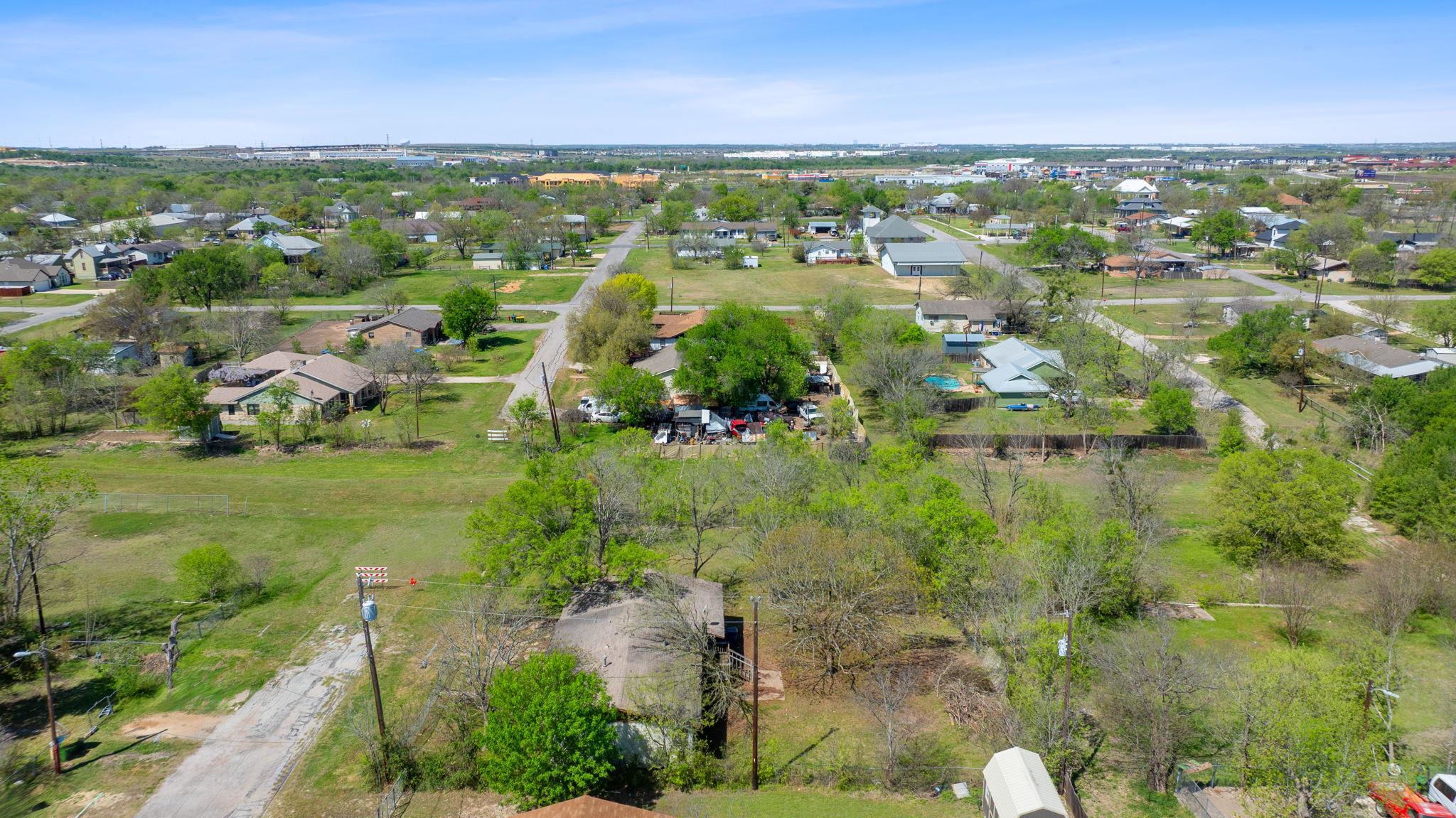 405 E Browning St, Manor, TX 78653