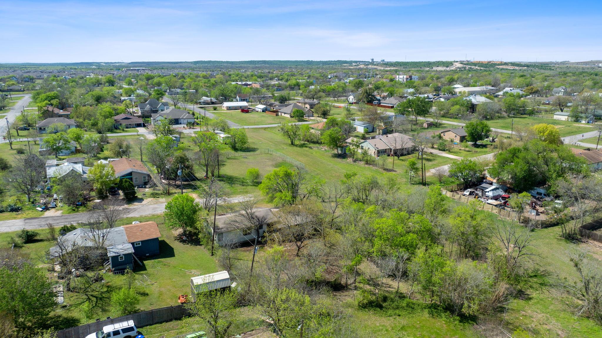 405 E Browning St, Manor, TX 78653