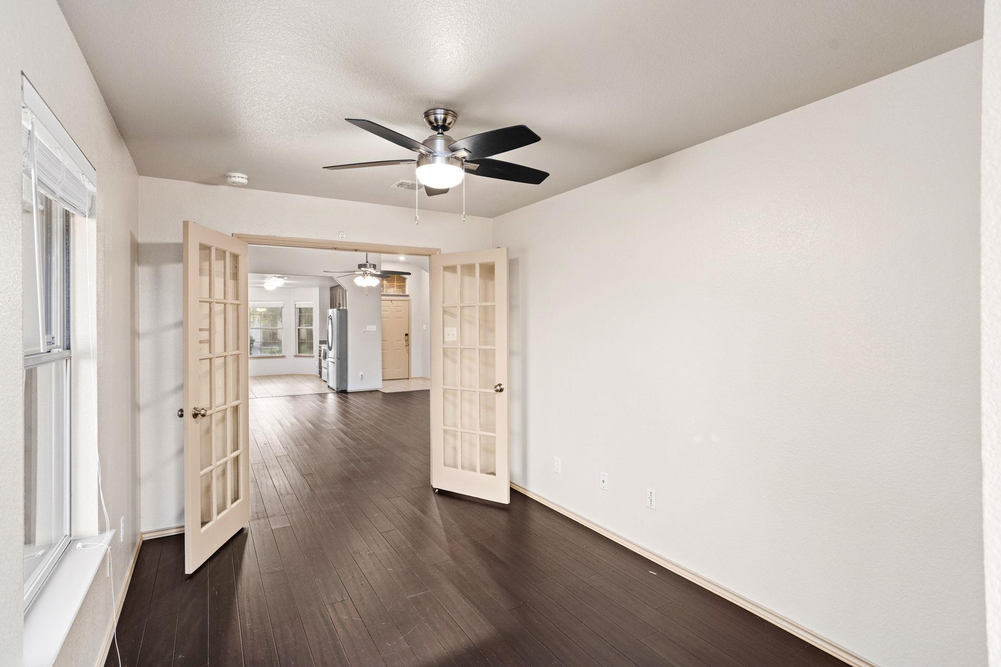 409 Lydia Ln, Thrall, TX 76578