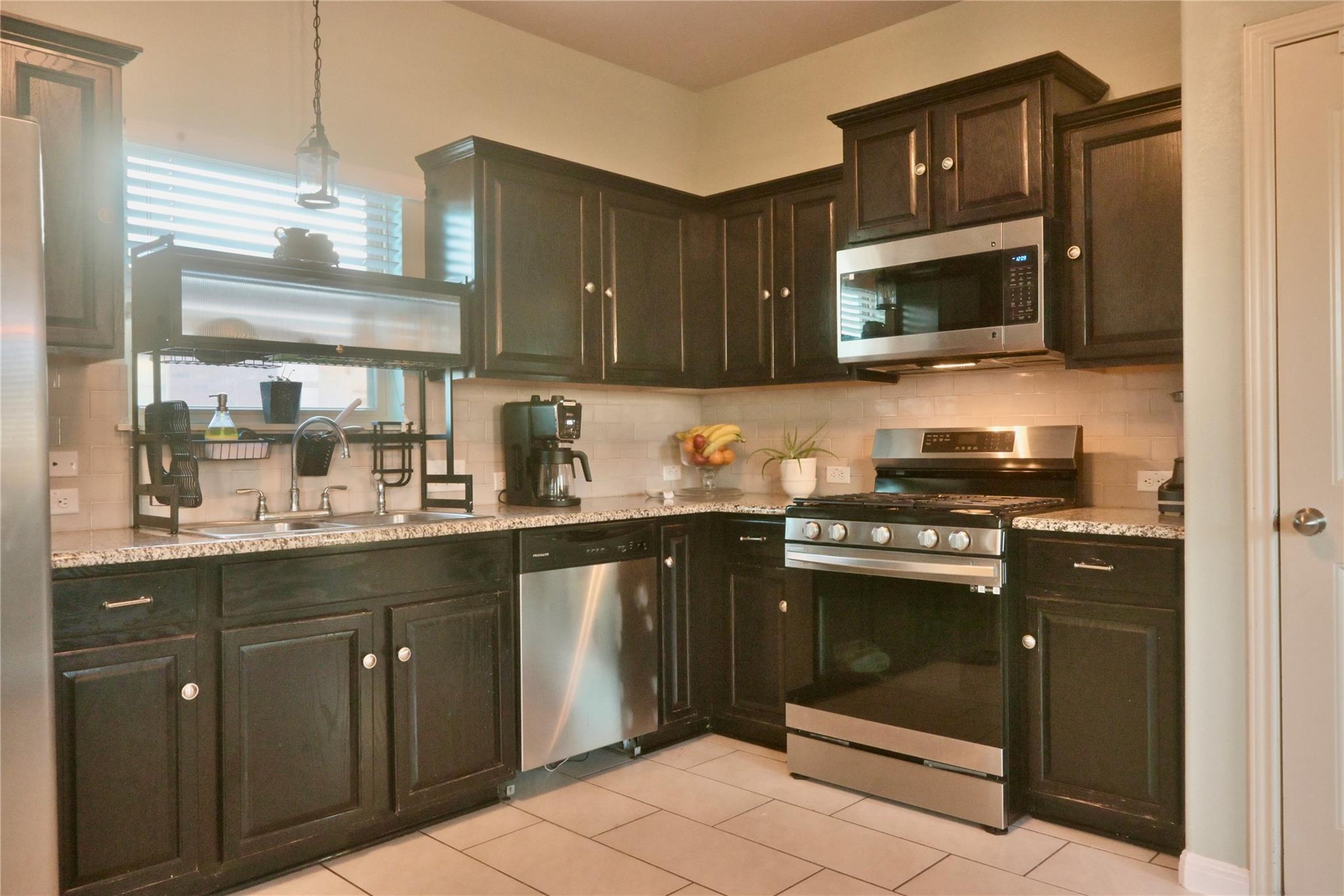 1400 Bess Cv, Leander, TX 78641