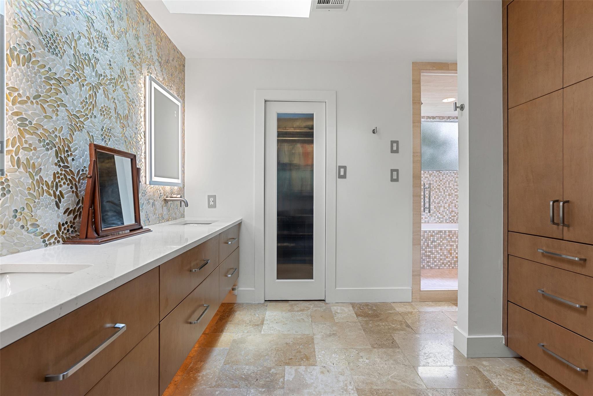 2208 Mountain View Rd, Austin, TX 78703