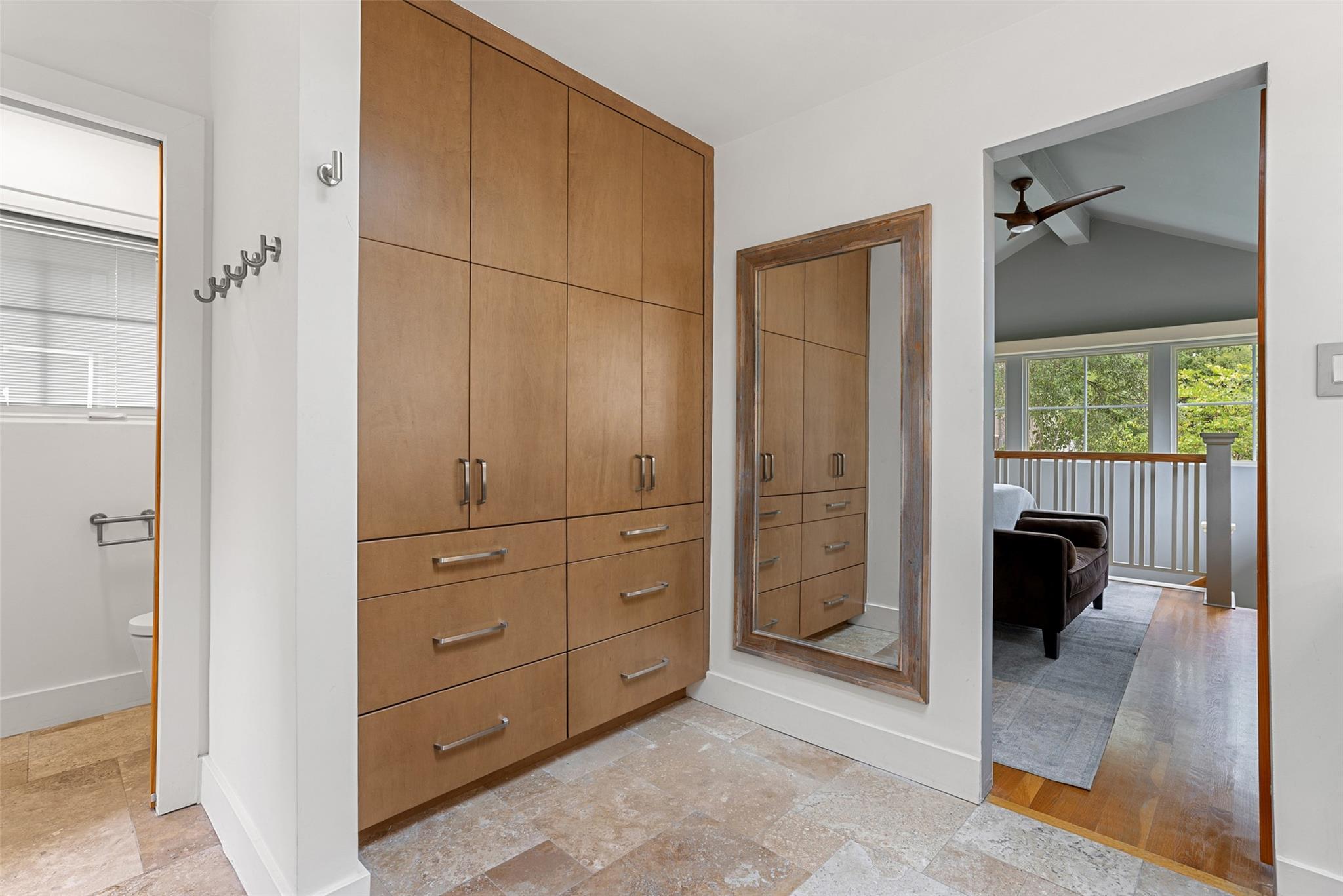 2208 Mountain View Rd, Austin, TX 78703