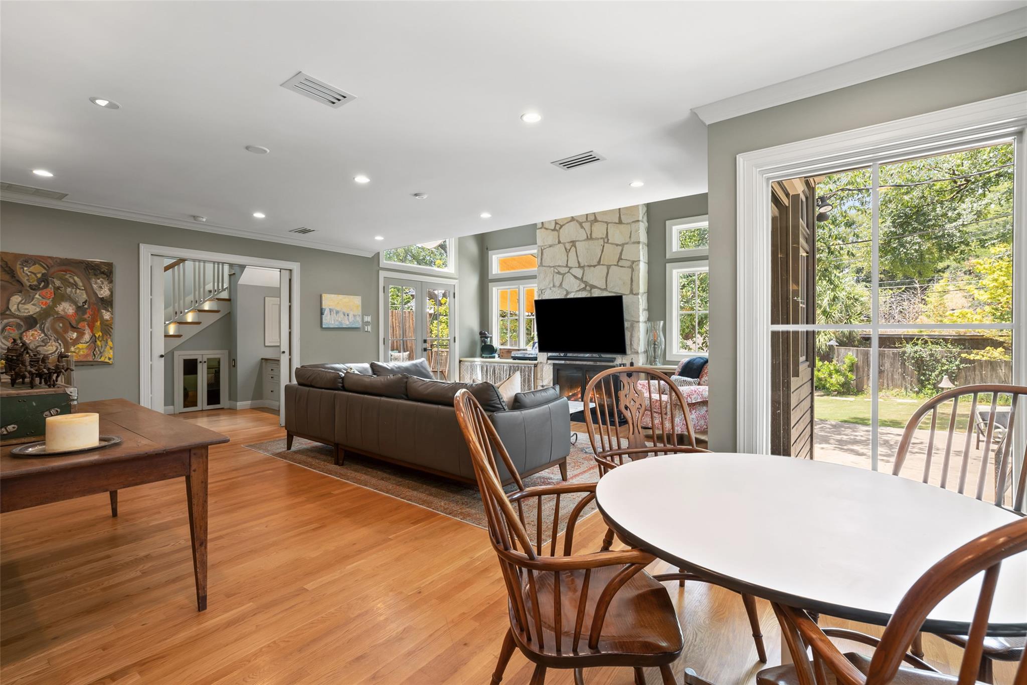 2208 Mountain View Rd, Austin, TX 78703