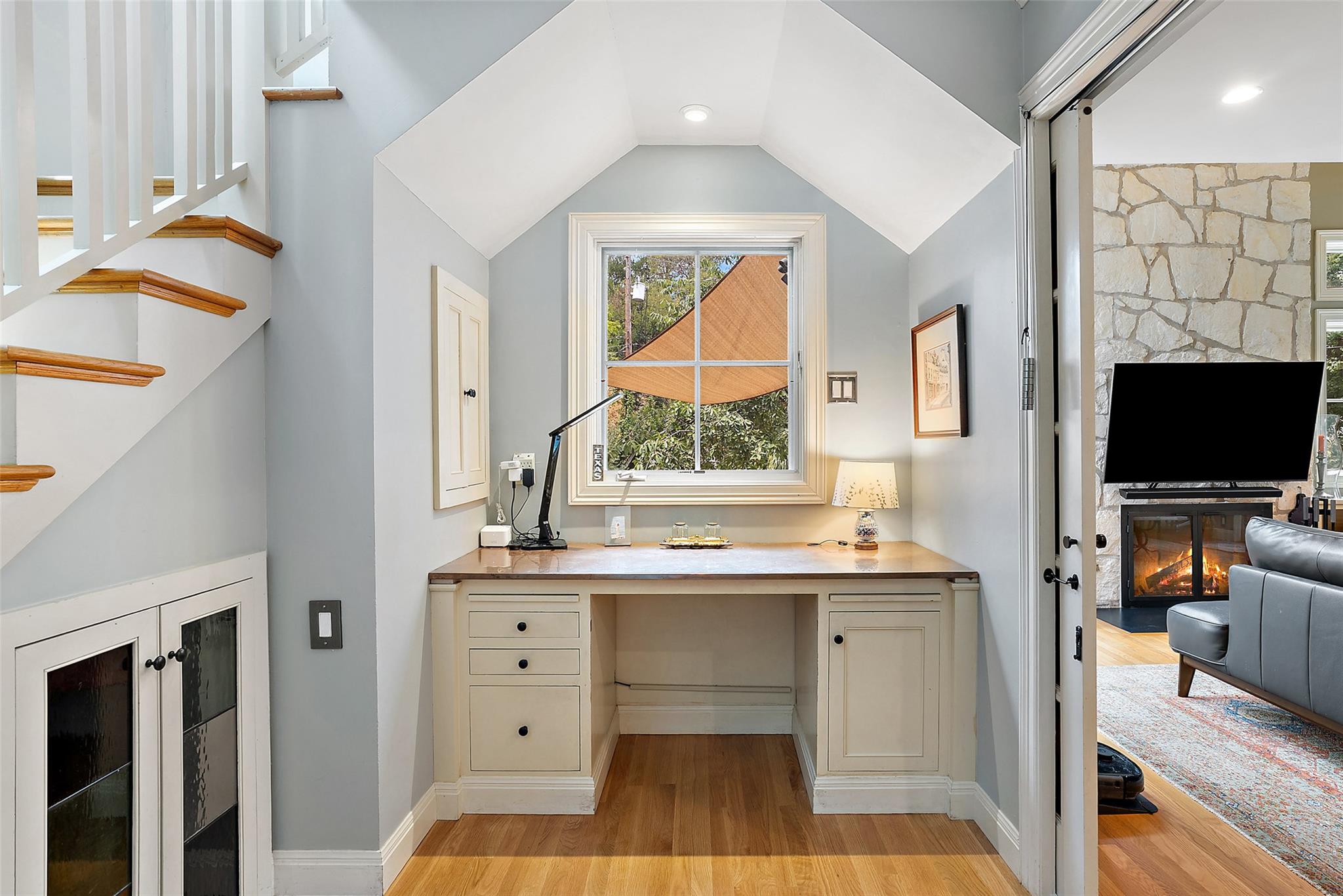 2208 Mountain View Rd, Austin, TX 78703