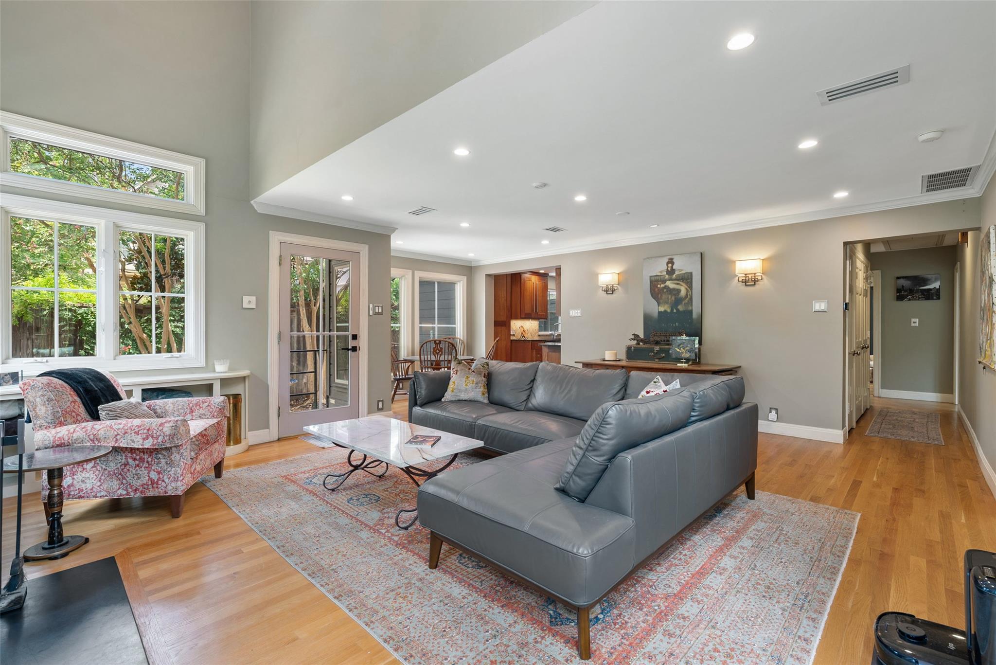 2208 Mountain View Rd, Austin, TX 78703