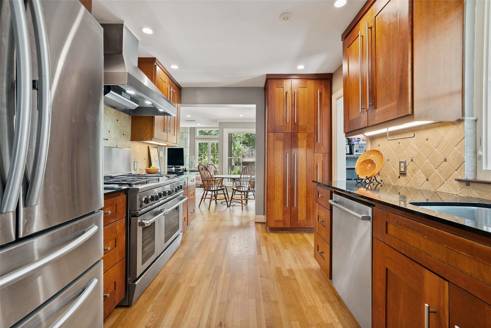 2208 Mountain View Rd, Austin, TX 78703