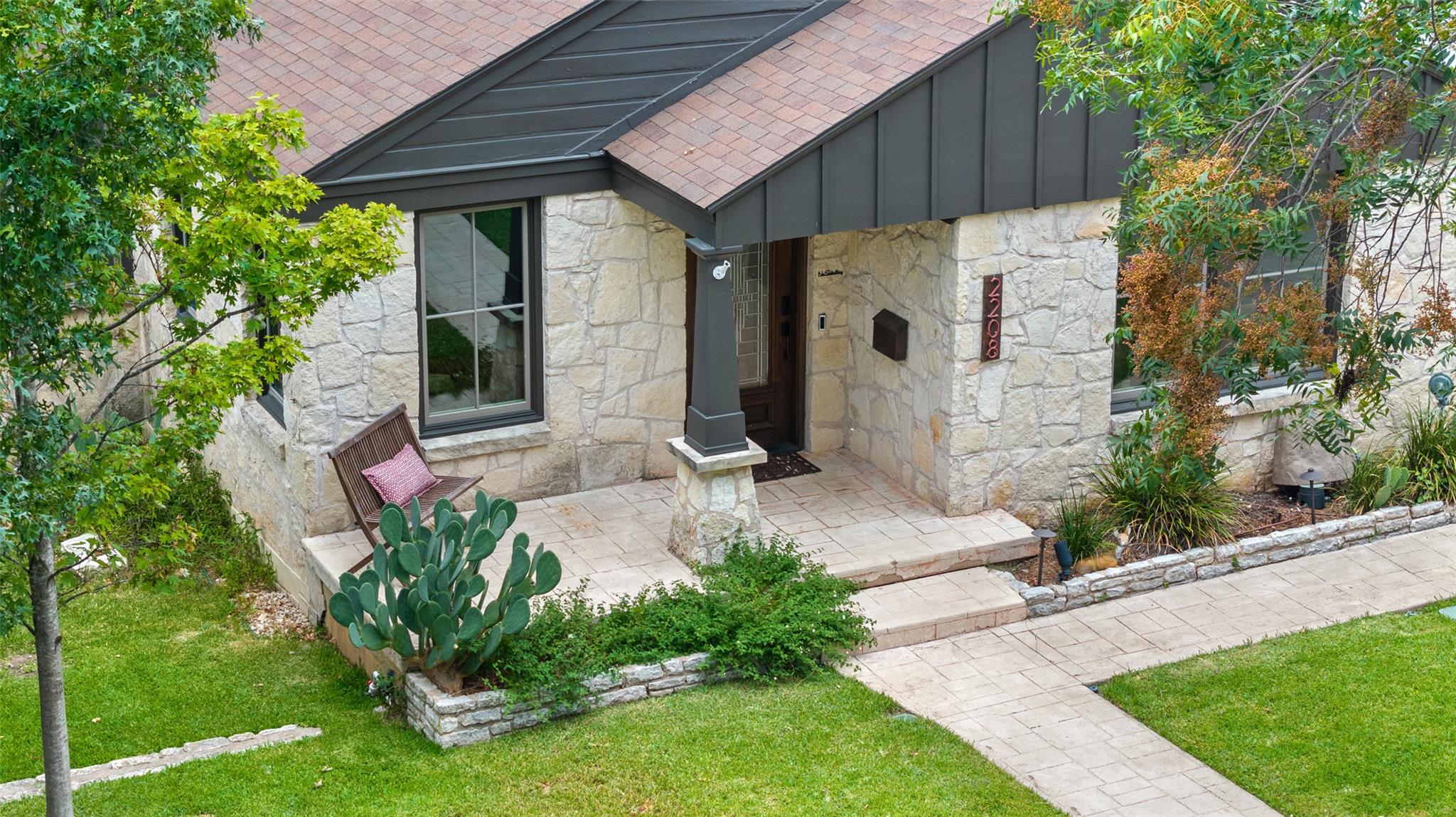 2208 Mountain View Rd, Austin, TX 78703