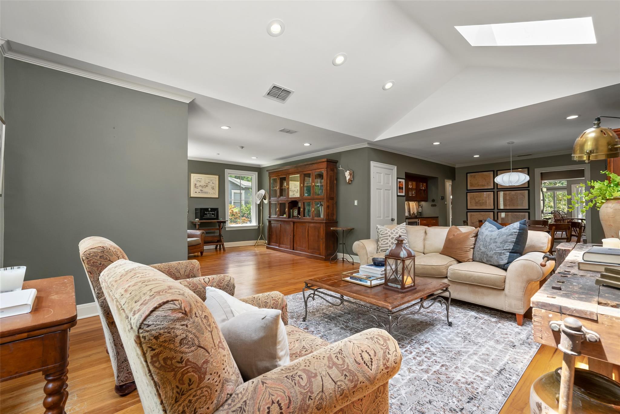 2208 Mountain View Rd, Austin, TX 78703