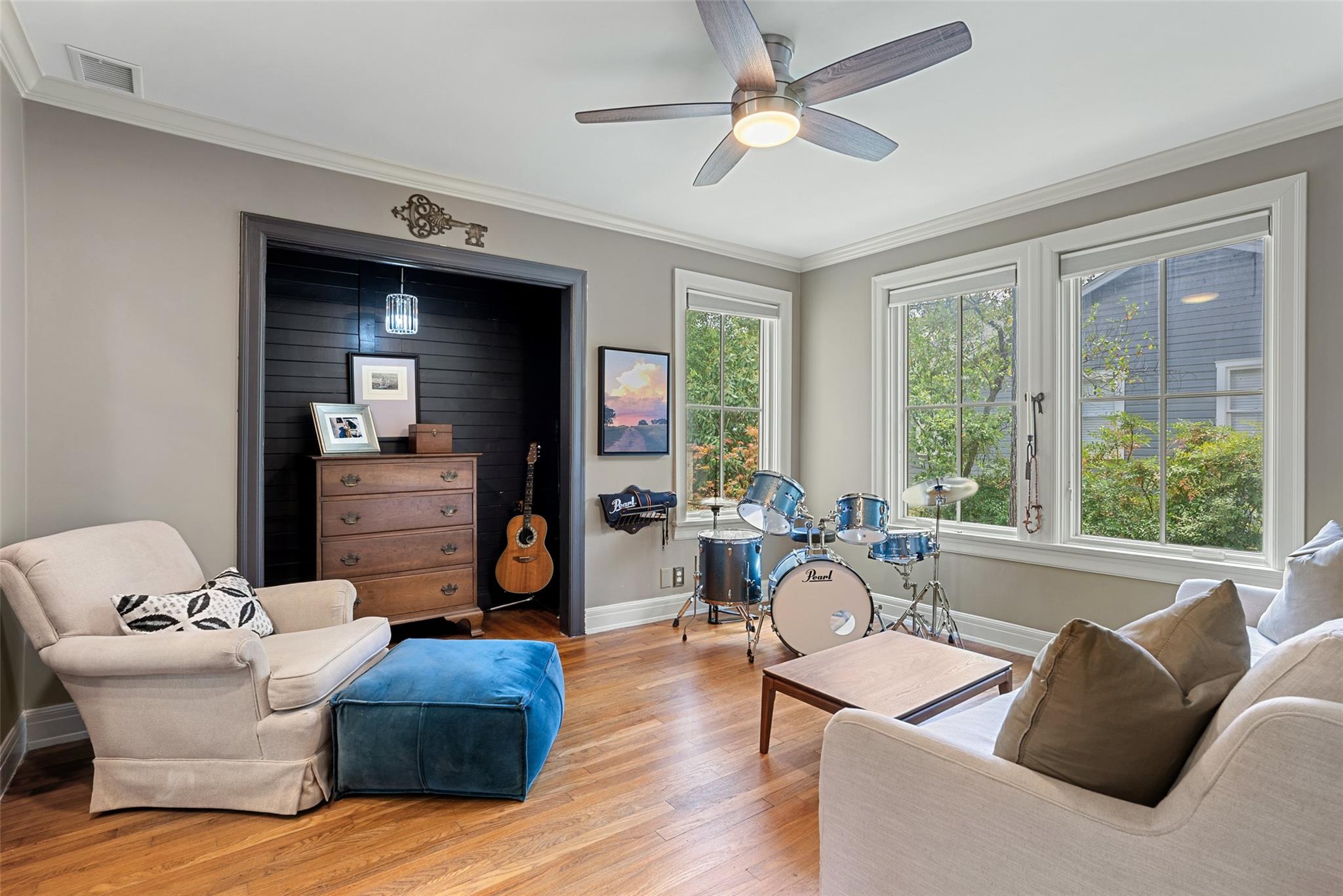 2208 Mountain View Rd, Austin, TX 78703