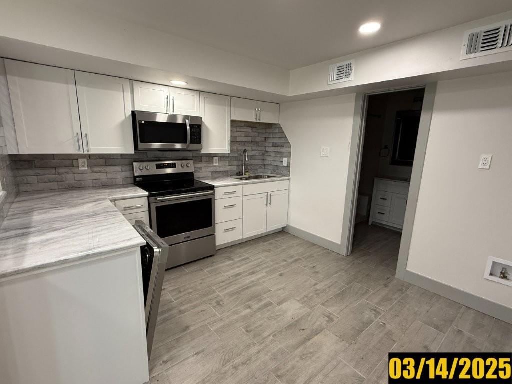 25005 Lake View Dr, Spicewood, TX 78669