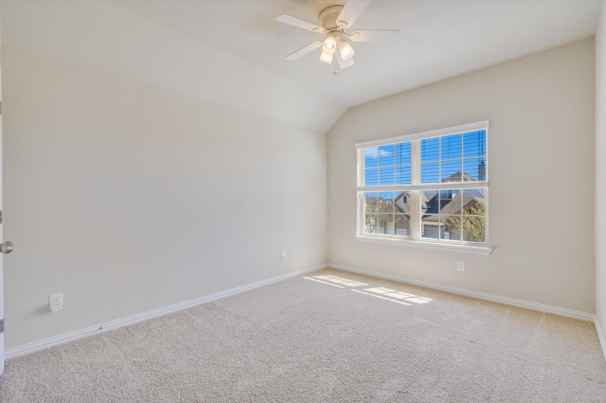 120 Peacock Trl, Buda, TX 78610