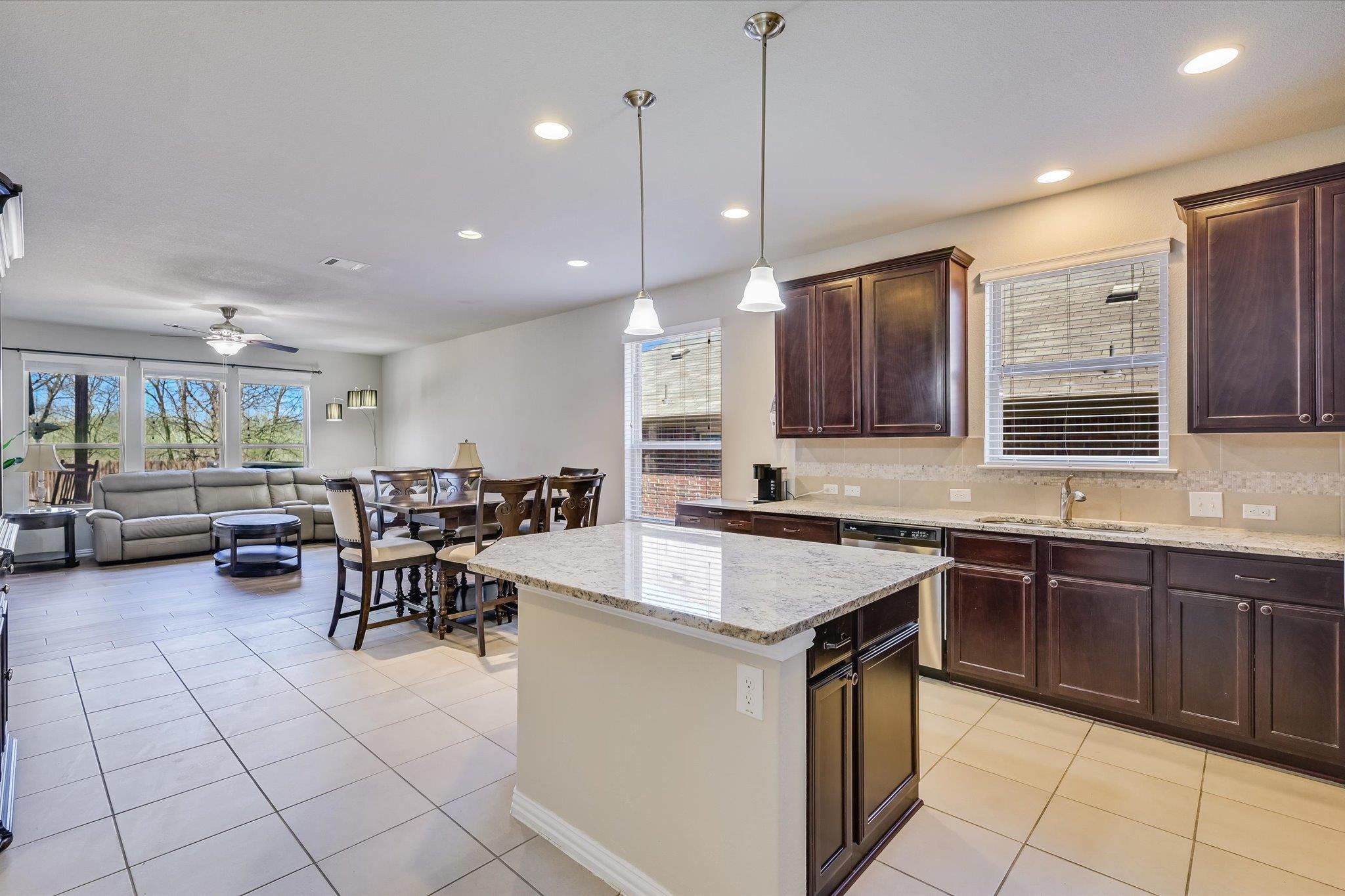 120 Peacock Trl, Buda, TX 78610