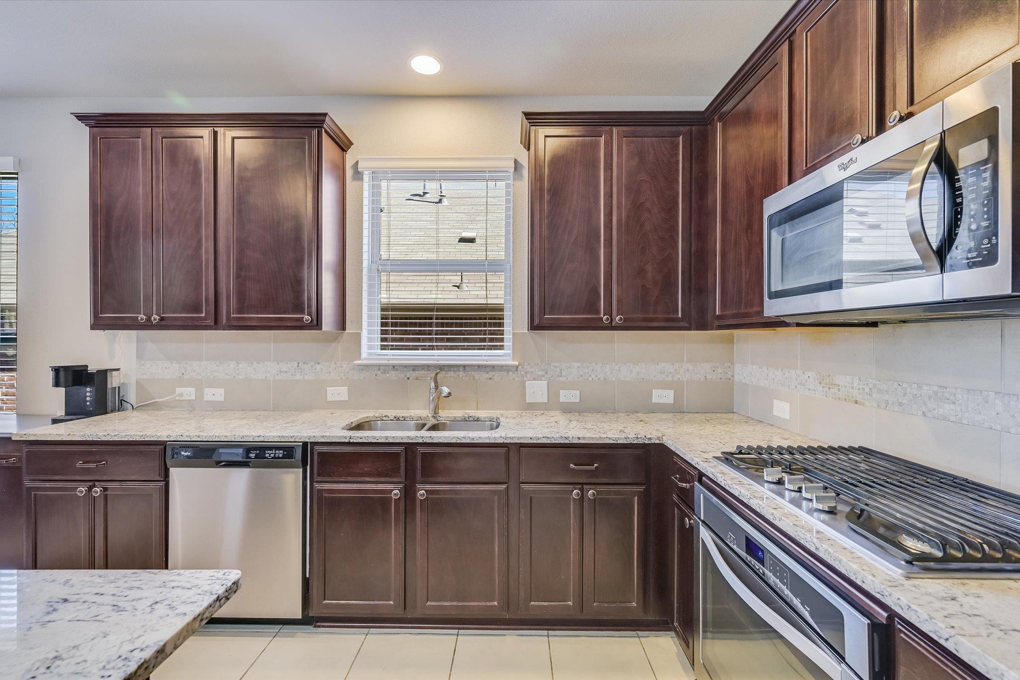 120 Peacock Trl, Buda, TX 78610