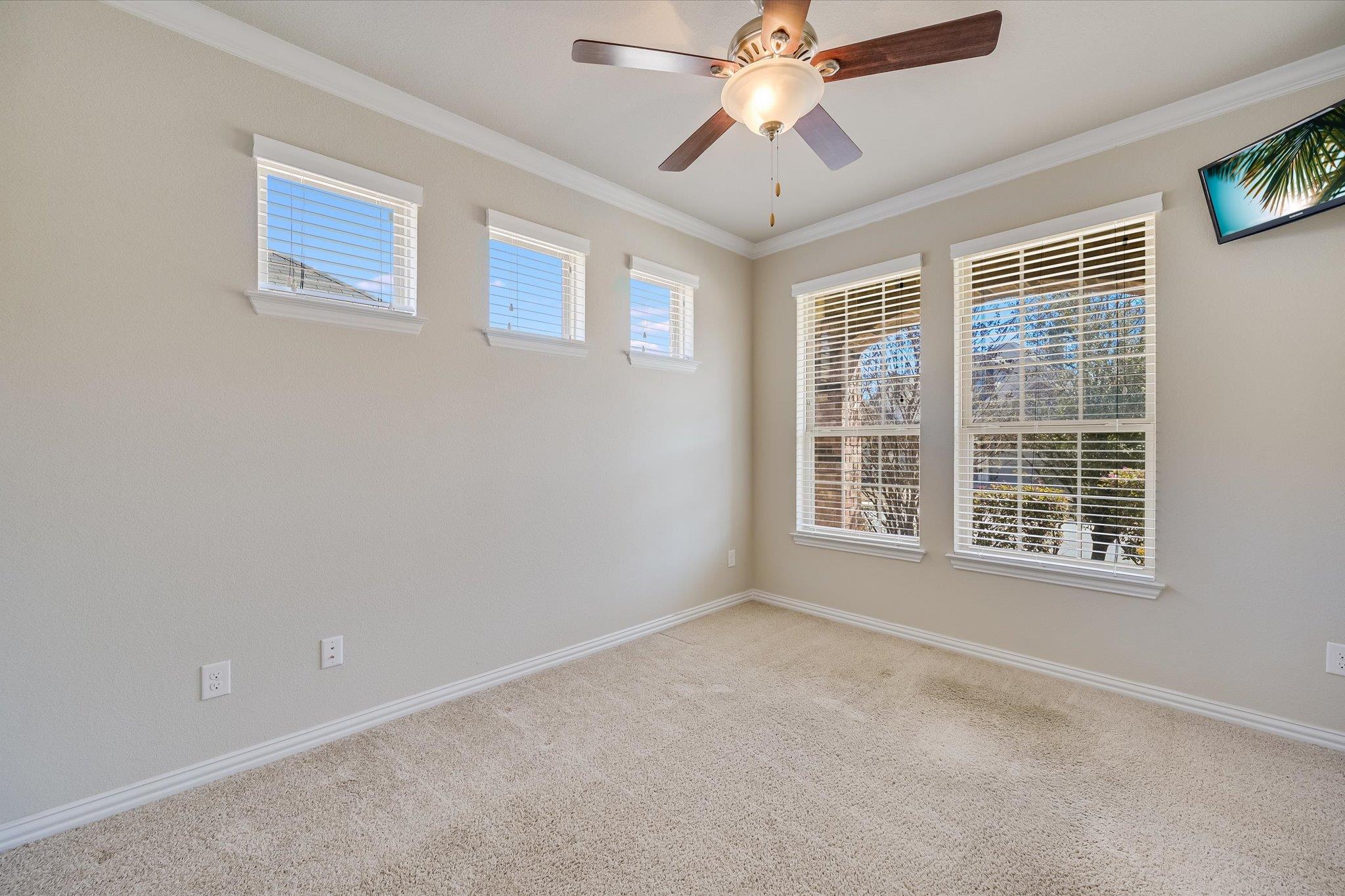 120 Peacock Trl, Buda, TX 78610