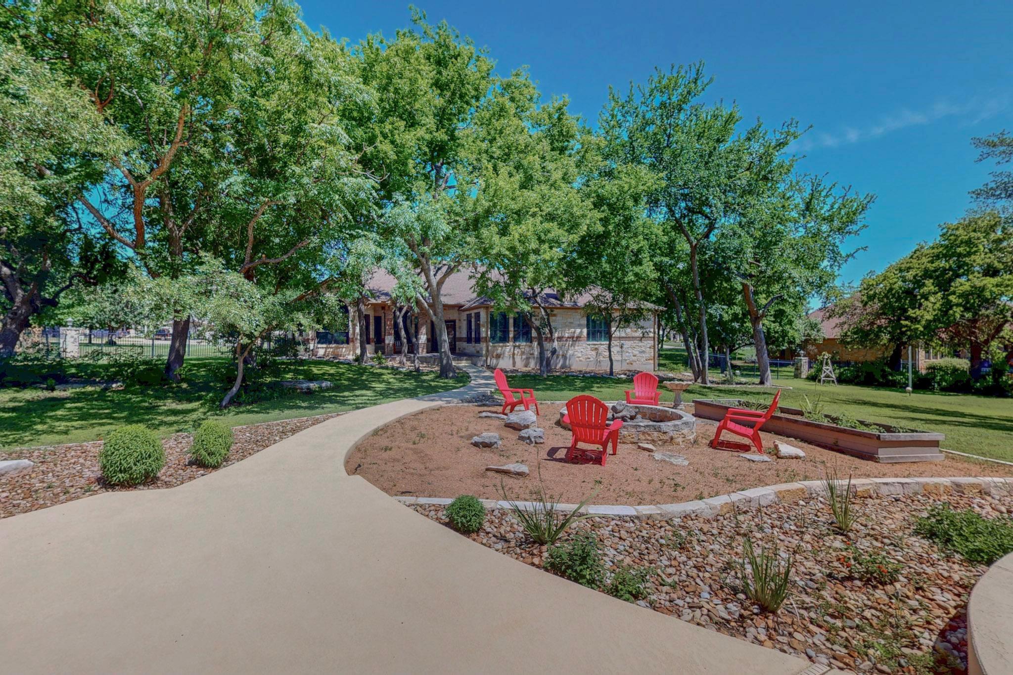 104 Standing Oak Dr, Georgetown, TX 78633