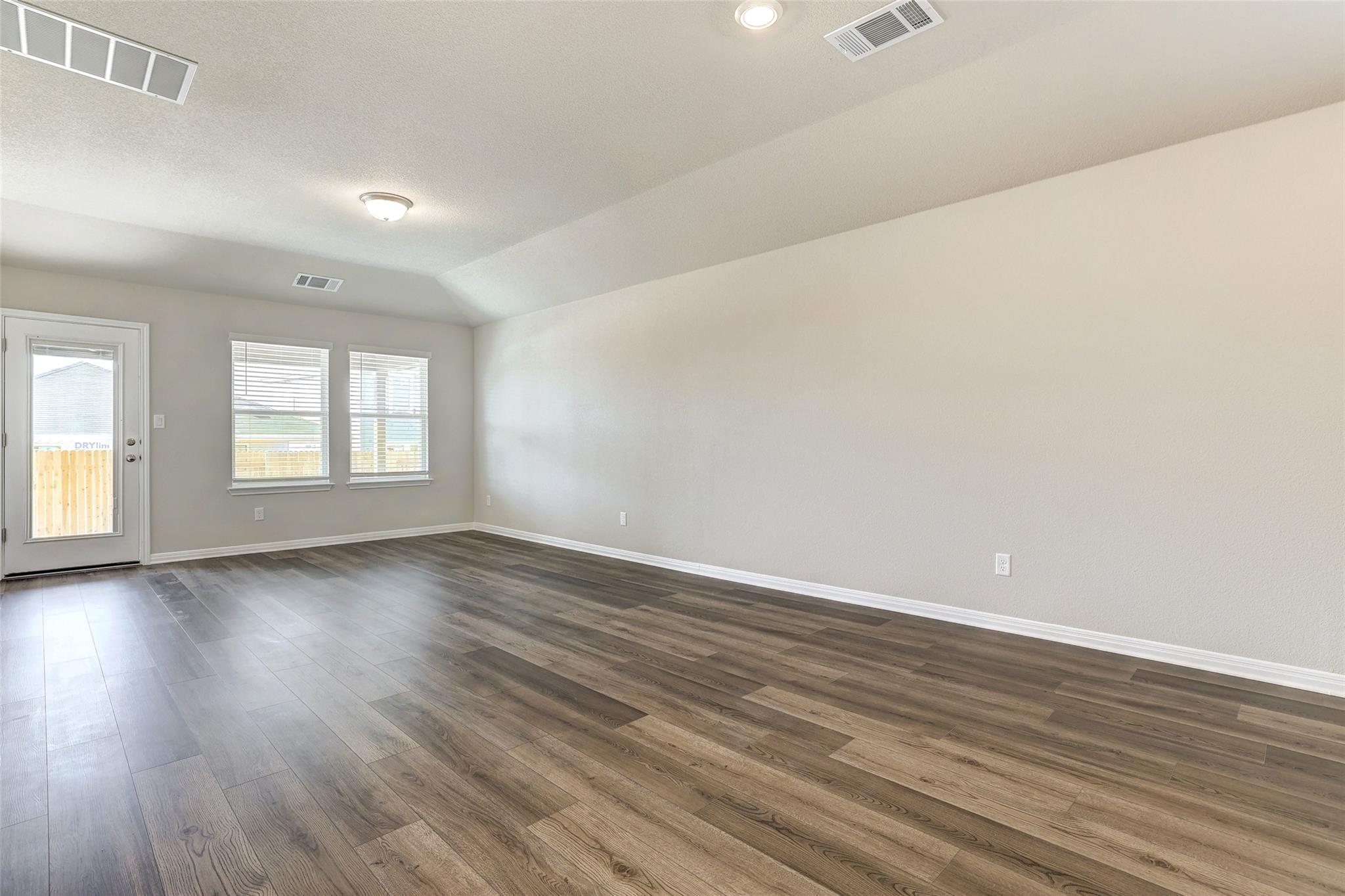 152 Greenway Ln, Georgetown, TX 78628