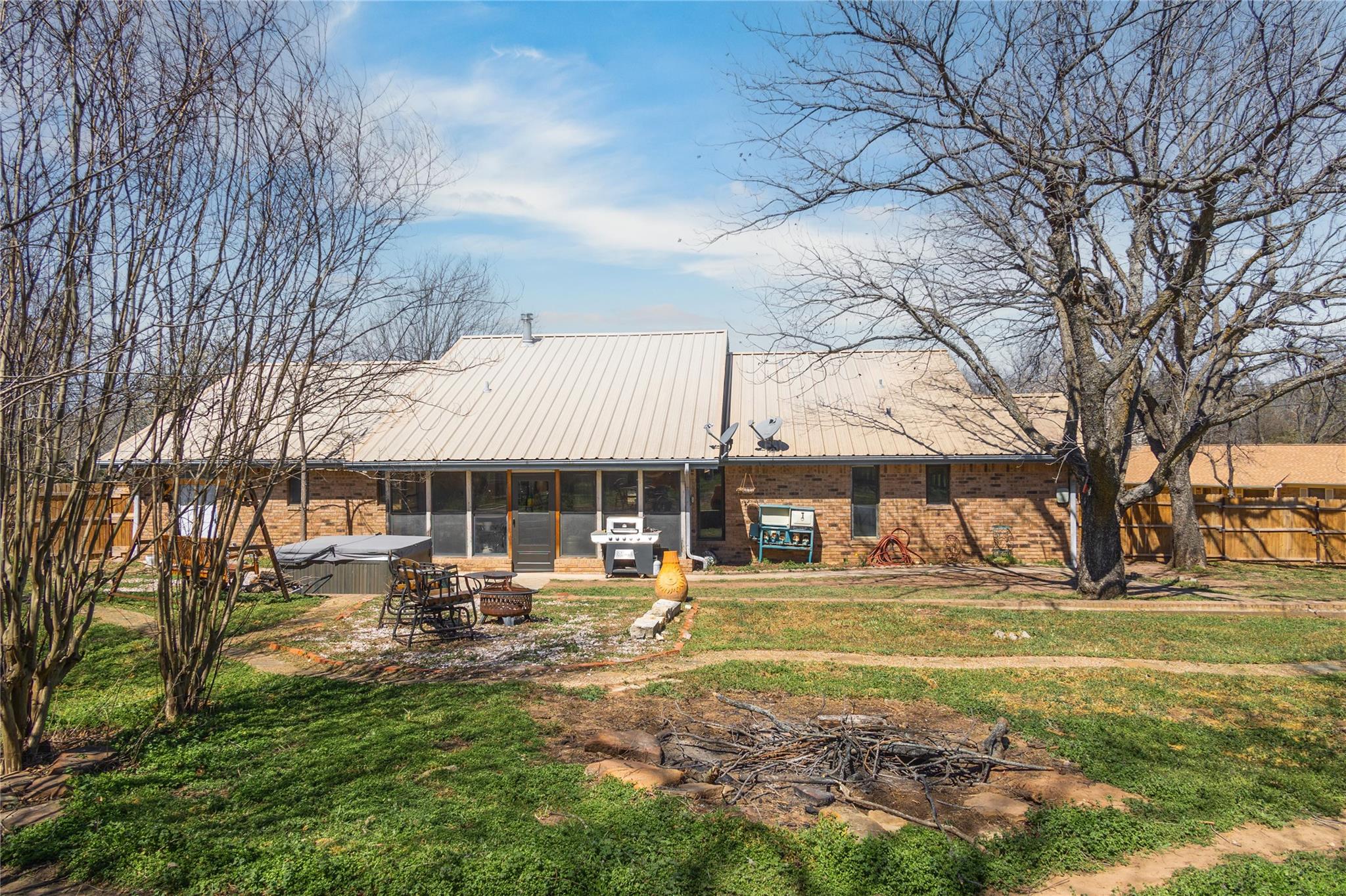 1811 Saylor St, Goldthwaite, TX 76844