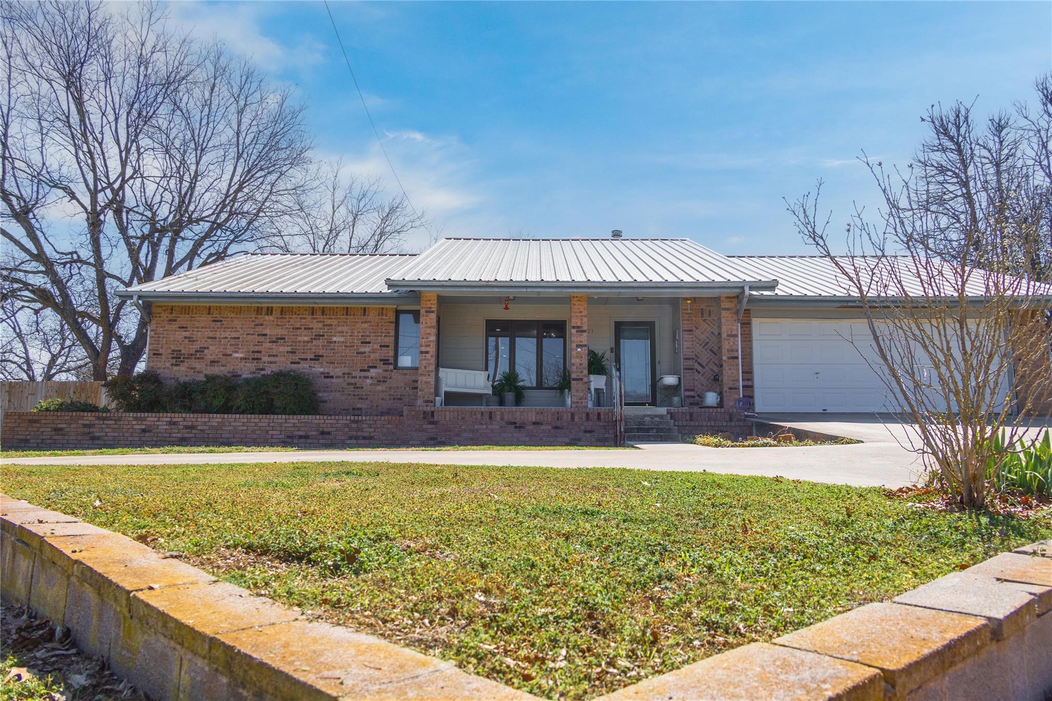 1811 Saylor St, Goldthwaite, TX 76844