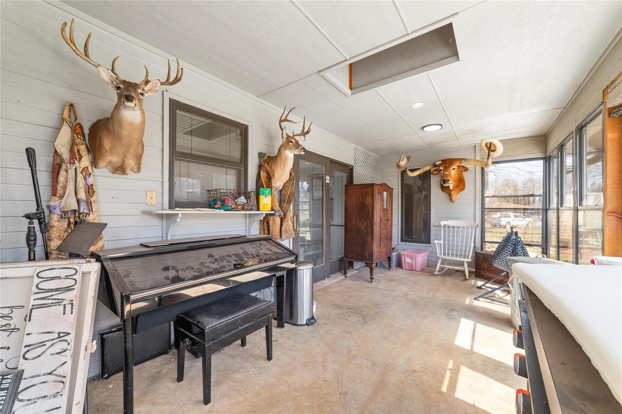 1811 Saylor St, Goldthwaite, TX 76844