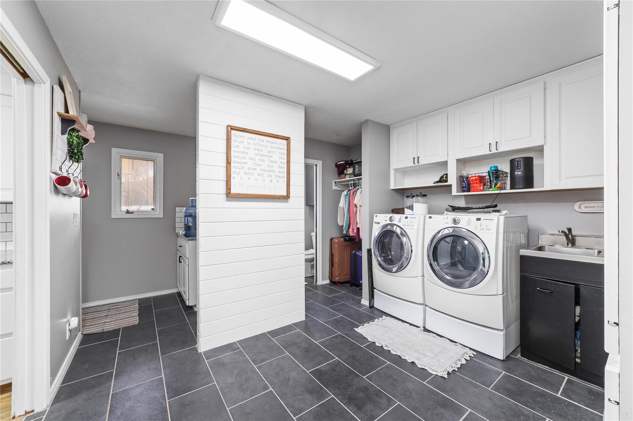 1811 Saylor St, Goldthwaite, TX 76844